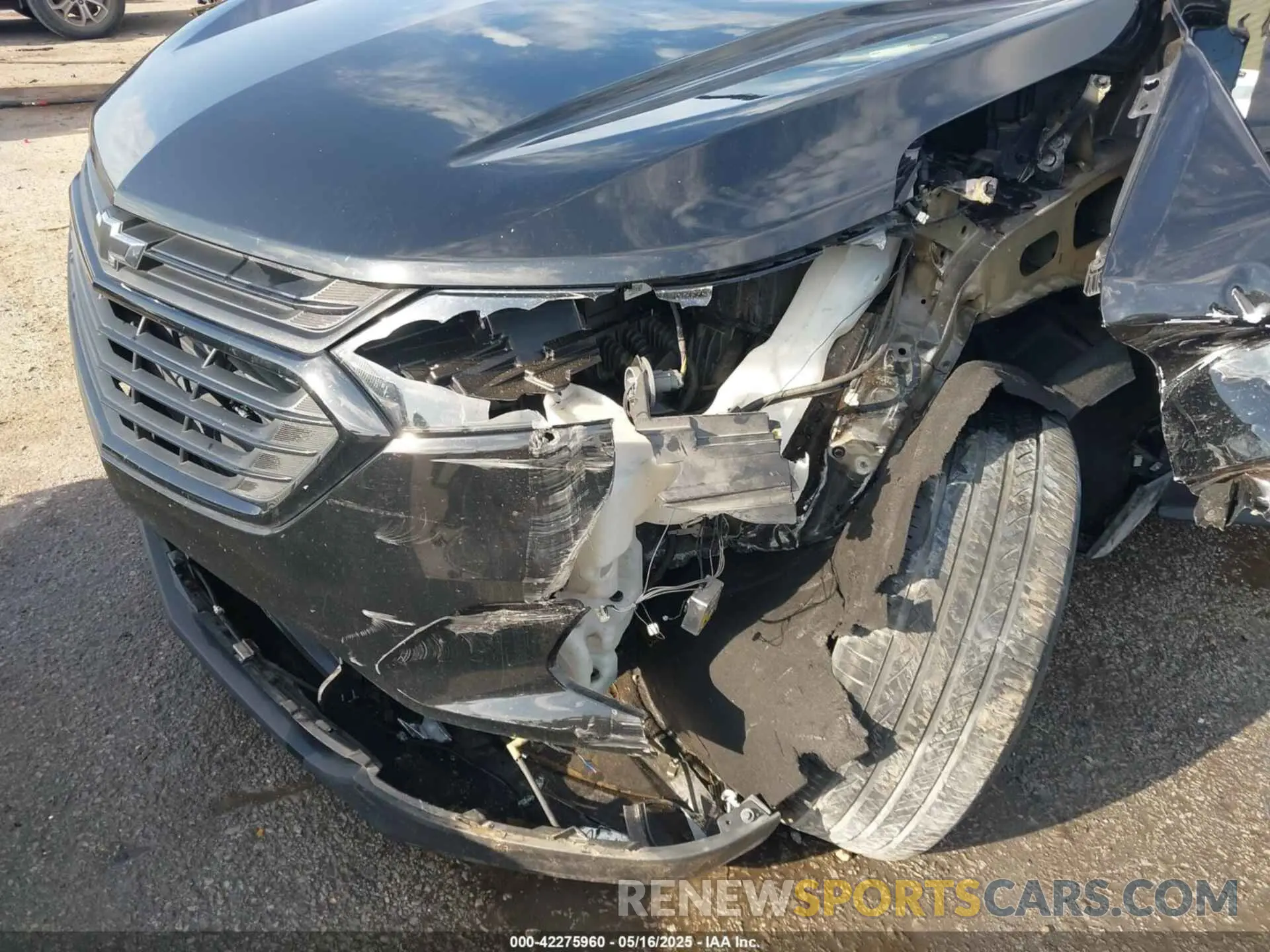 6 Photograph of a damaged car 2GNAXKEV4M6135387 CHEVROLET EQUINOX 2021
