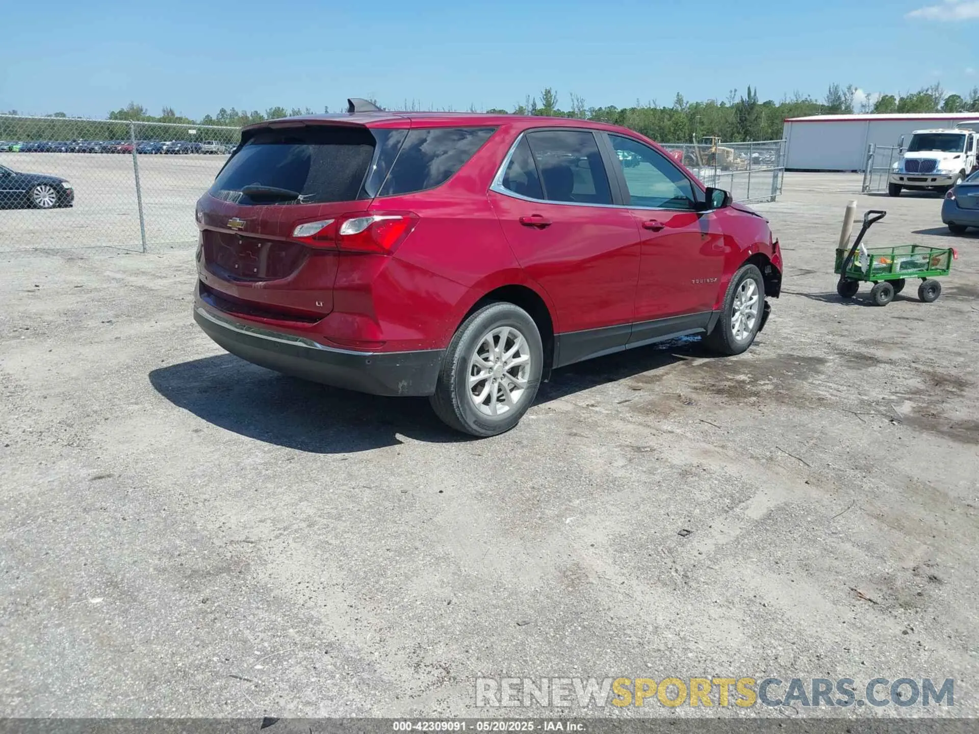 4 Photograph of a damaged car 2GNAXKEV4M6158331 CHEVROLET EQUINOX 2021