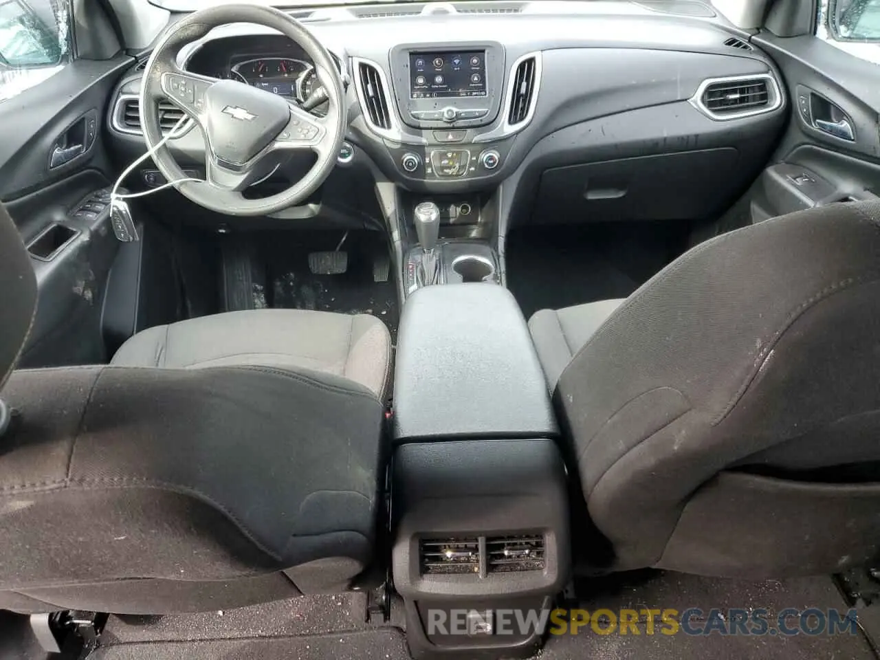 8 Photograph of a damaged car 2GNAXKEV5M6129131 CHEVROLET EQUINOX 2021
