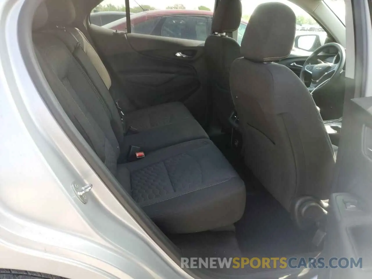 10 Photograph of a damaged car 2GNAXKEV6M6105047 CHEVROLET EQUINOX 2021