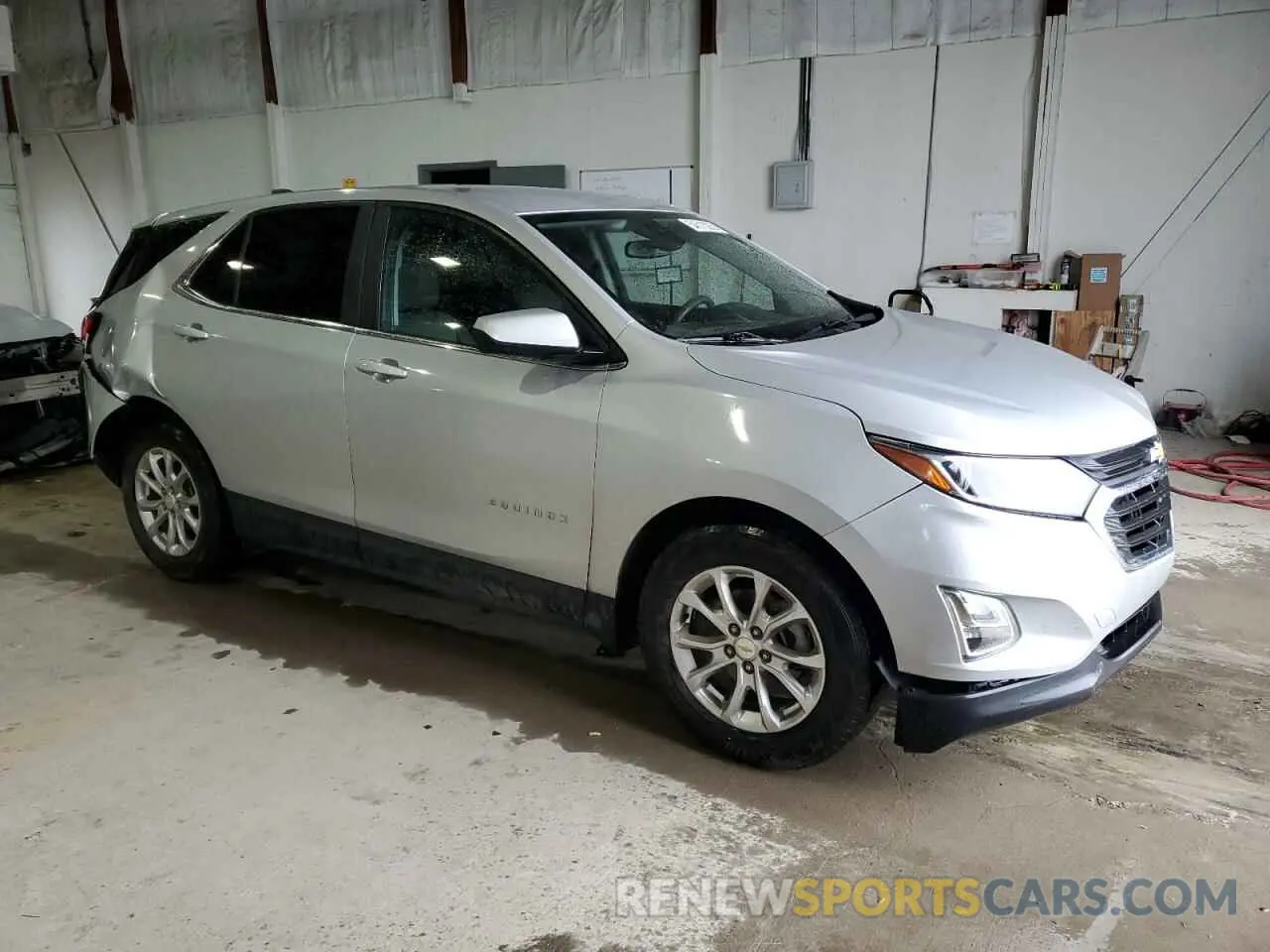 4 Photograph of a damaged car 2GNAXKEV6M6107820 CHEVROLET EQUINOX 2021