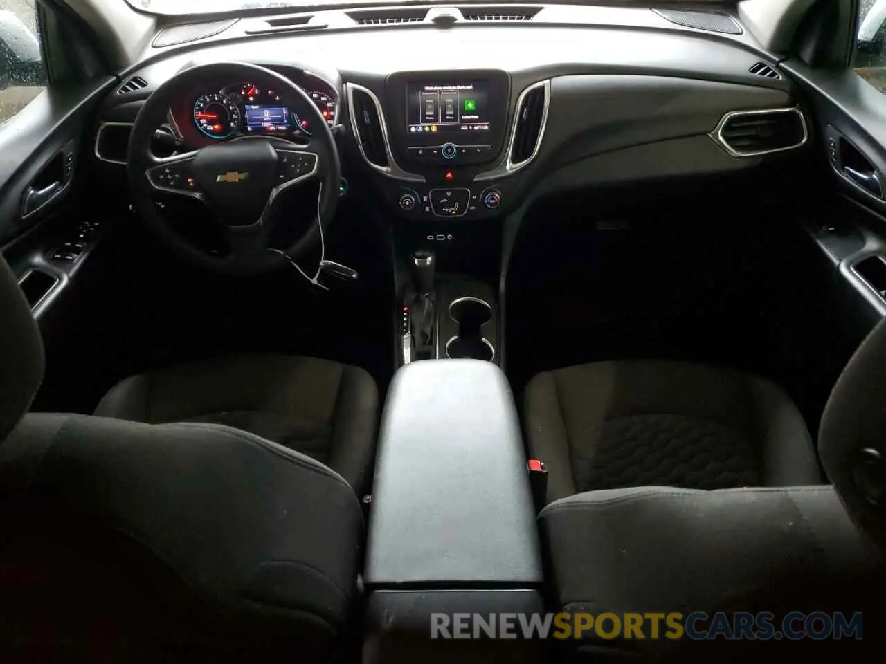 8 Photograph of a damaged car 2GNAXKEV6M6107820 CHEVROLET EQUINOX 2021