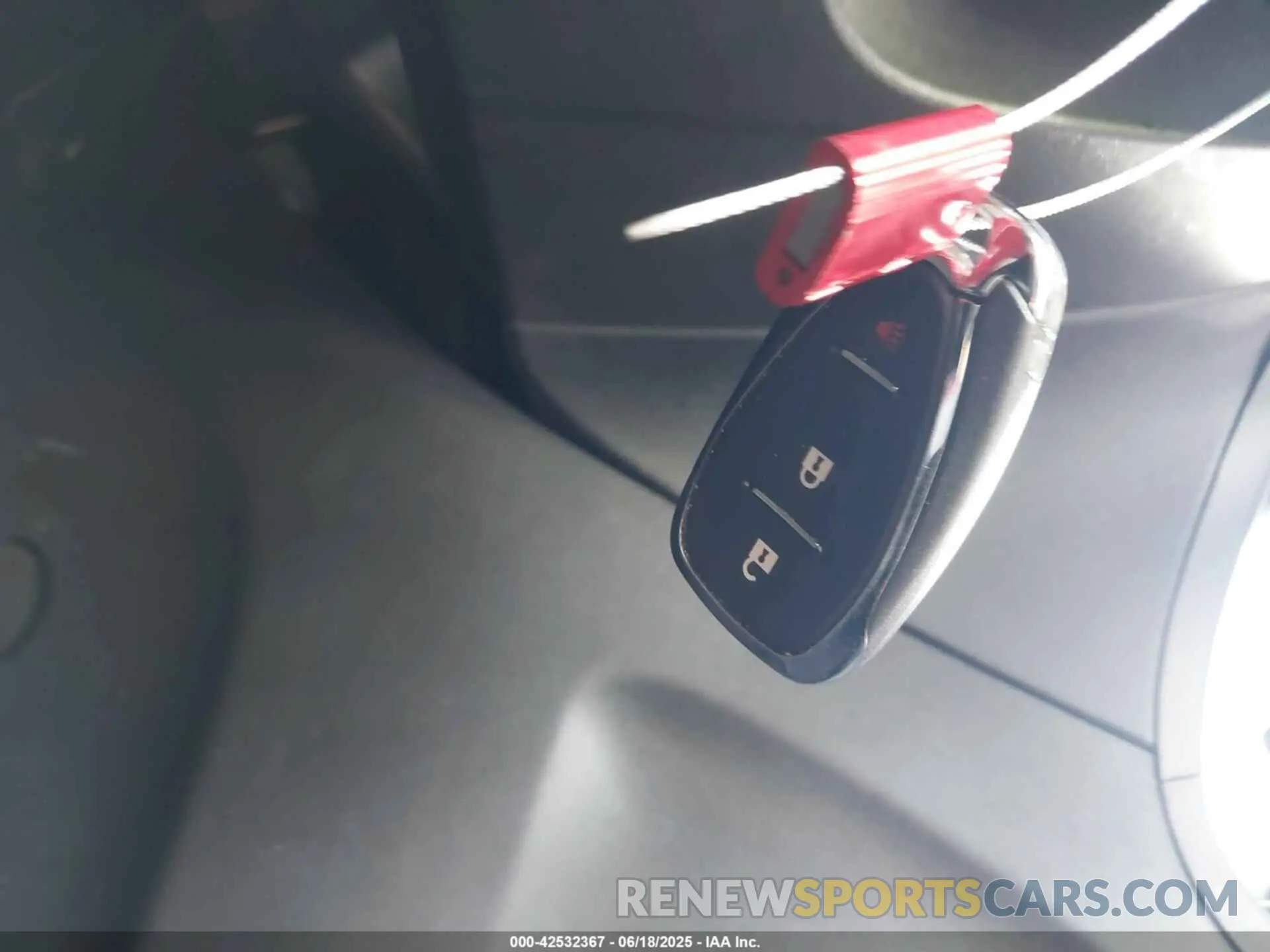 11 Photograph of a damaged car 2GNAXKEV6M6131275 CHEVROLET EQUINOX 2021