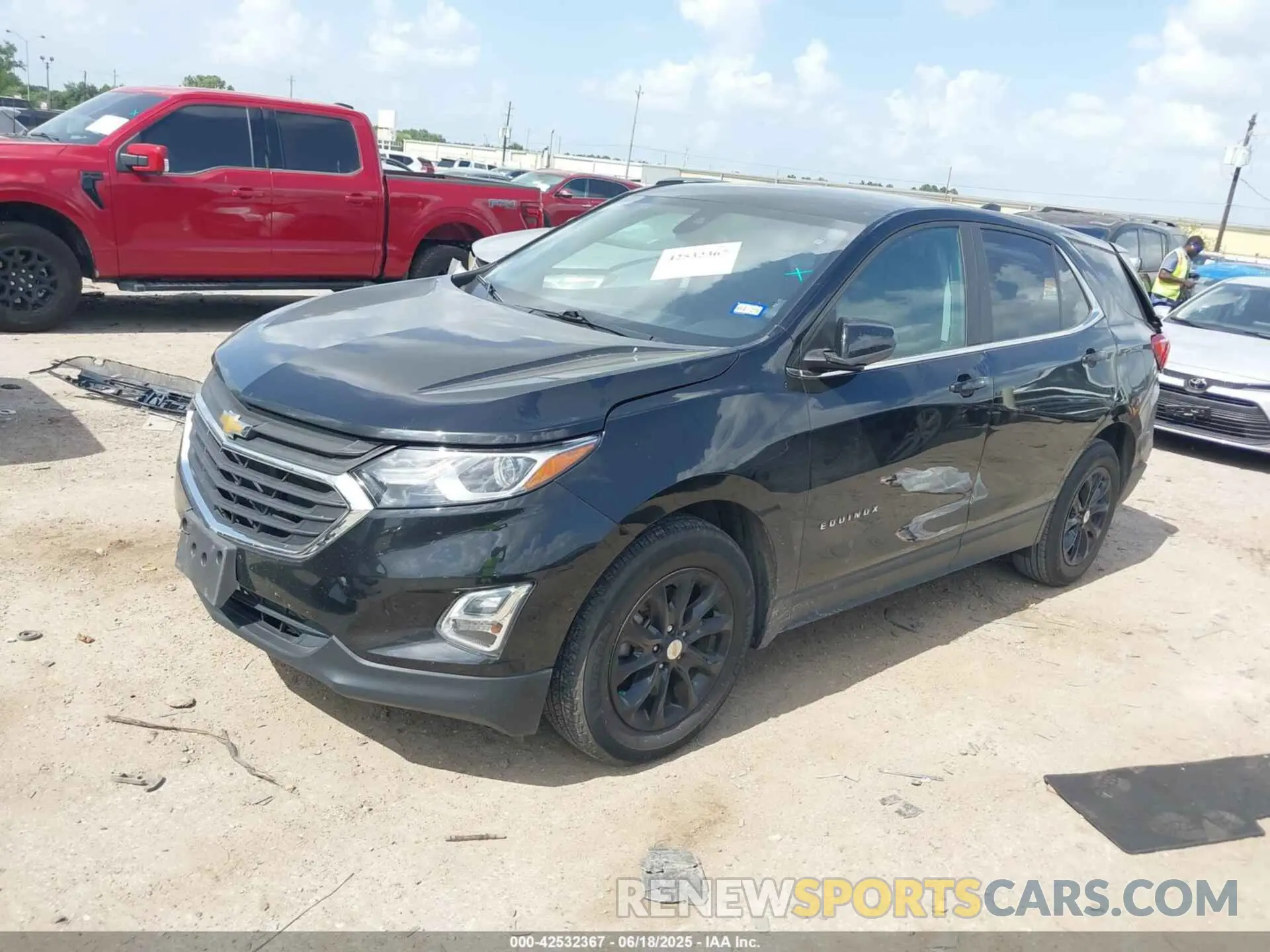 2 Photograph of a damaged car 2GNAXKEV6M6131275 CHEVROLET EQUINOX 2021