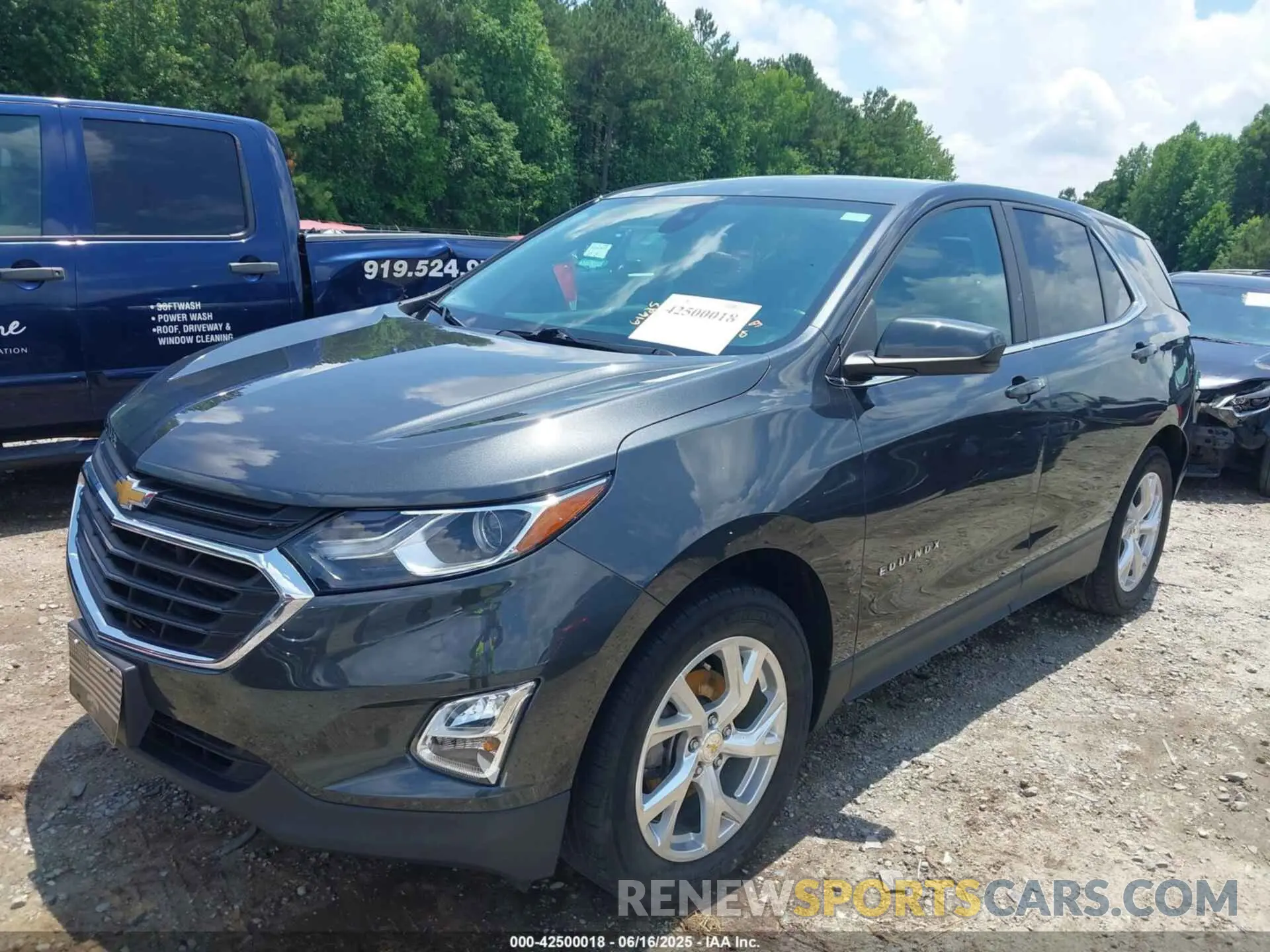 2 Photograph of a damaged car 2GNAXKEV6M6153969 CHEVROLET EQUINOX 2021