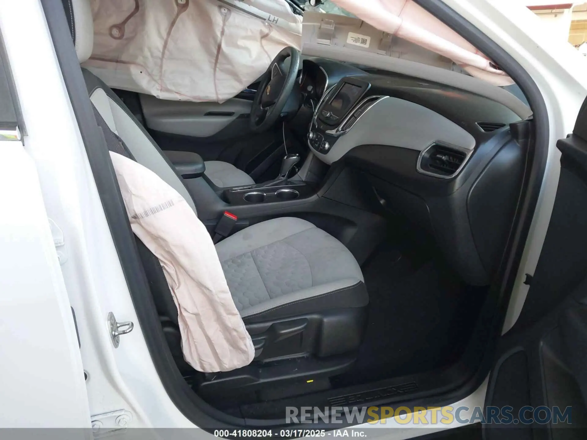5 Photograph of a damaged car 2GNAXKEV8M6108239 CHEVROLET EQUINOX 2021