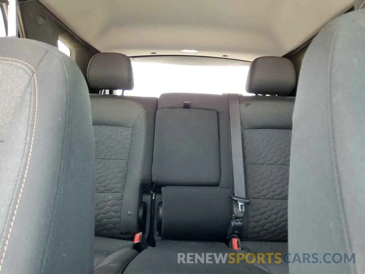 10 Photograph of a damaged car 2GNAXKEV8M6111335 CHEVROLET EQUINOX 2021