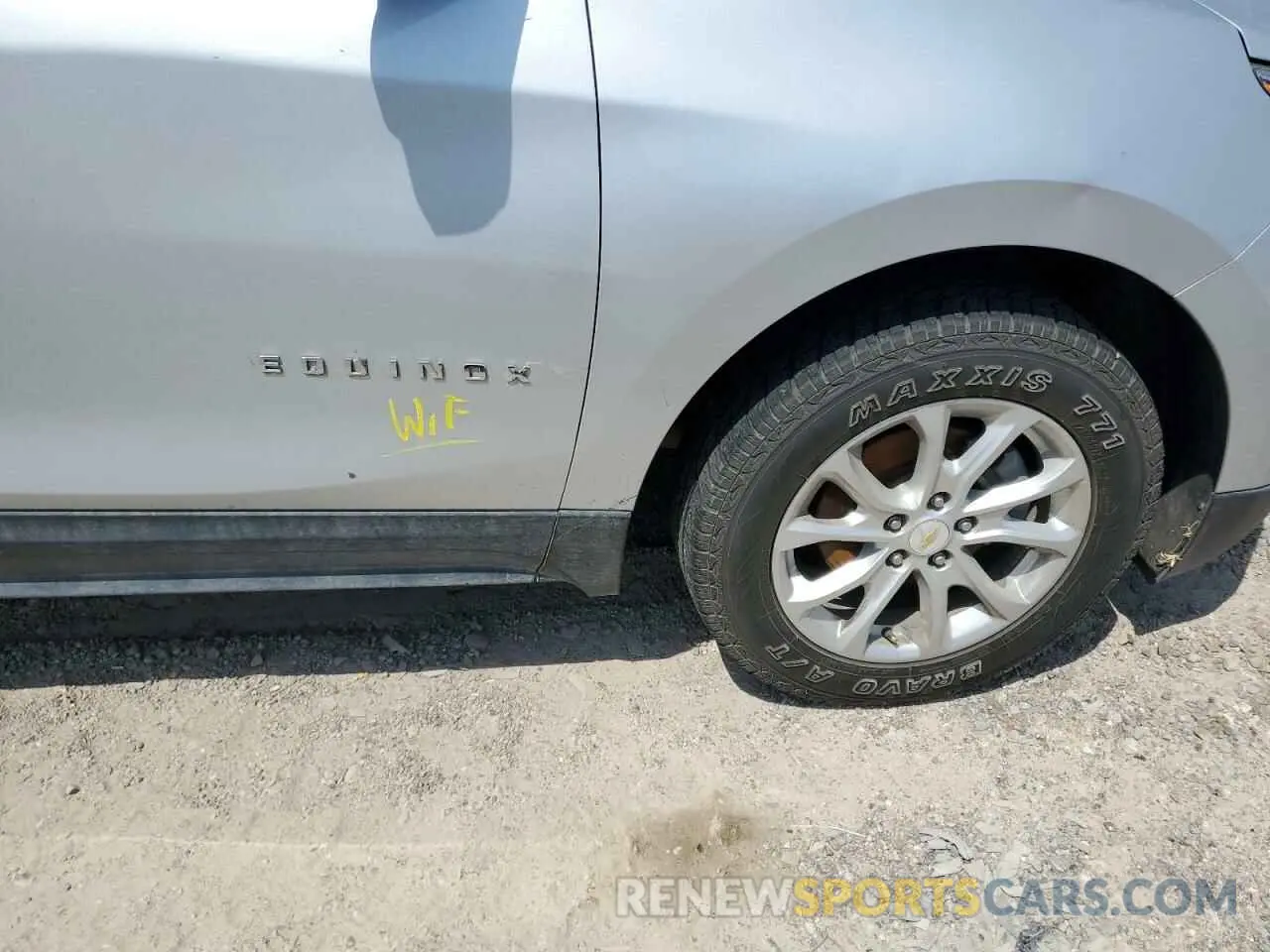 13 Photograph of a damaged car 2GNAXKEV8M6111335 CHEVROLET EQUINOX 2021