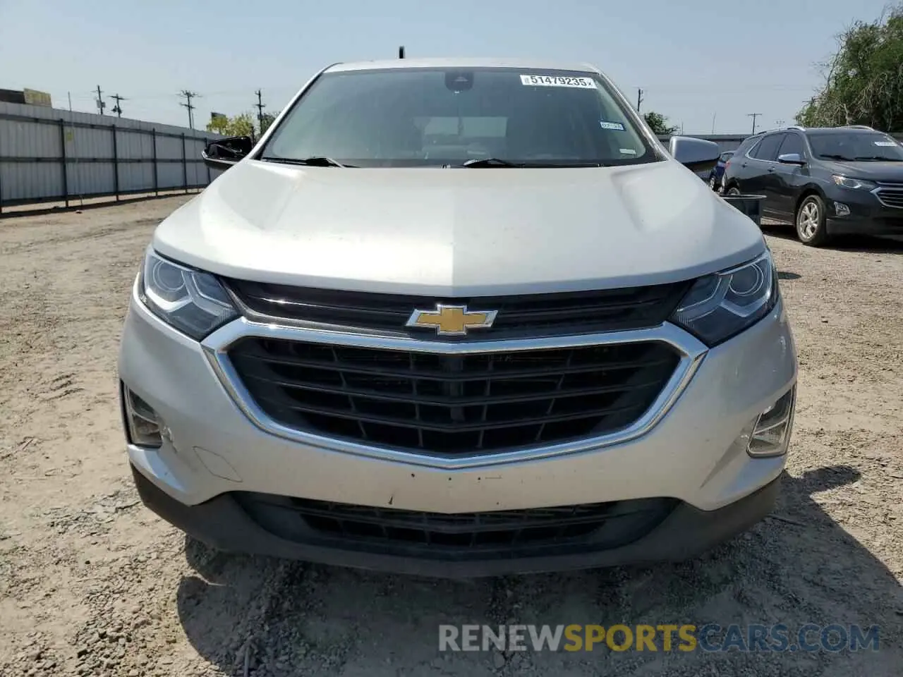 5 Photograph of a damaged car 2GNAXKEV8M6111335 CHEVROLET EQUINOX 2021