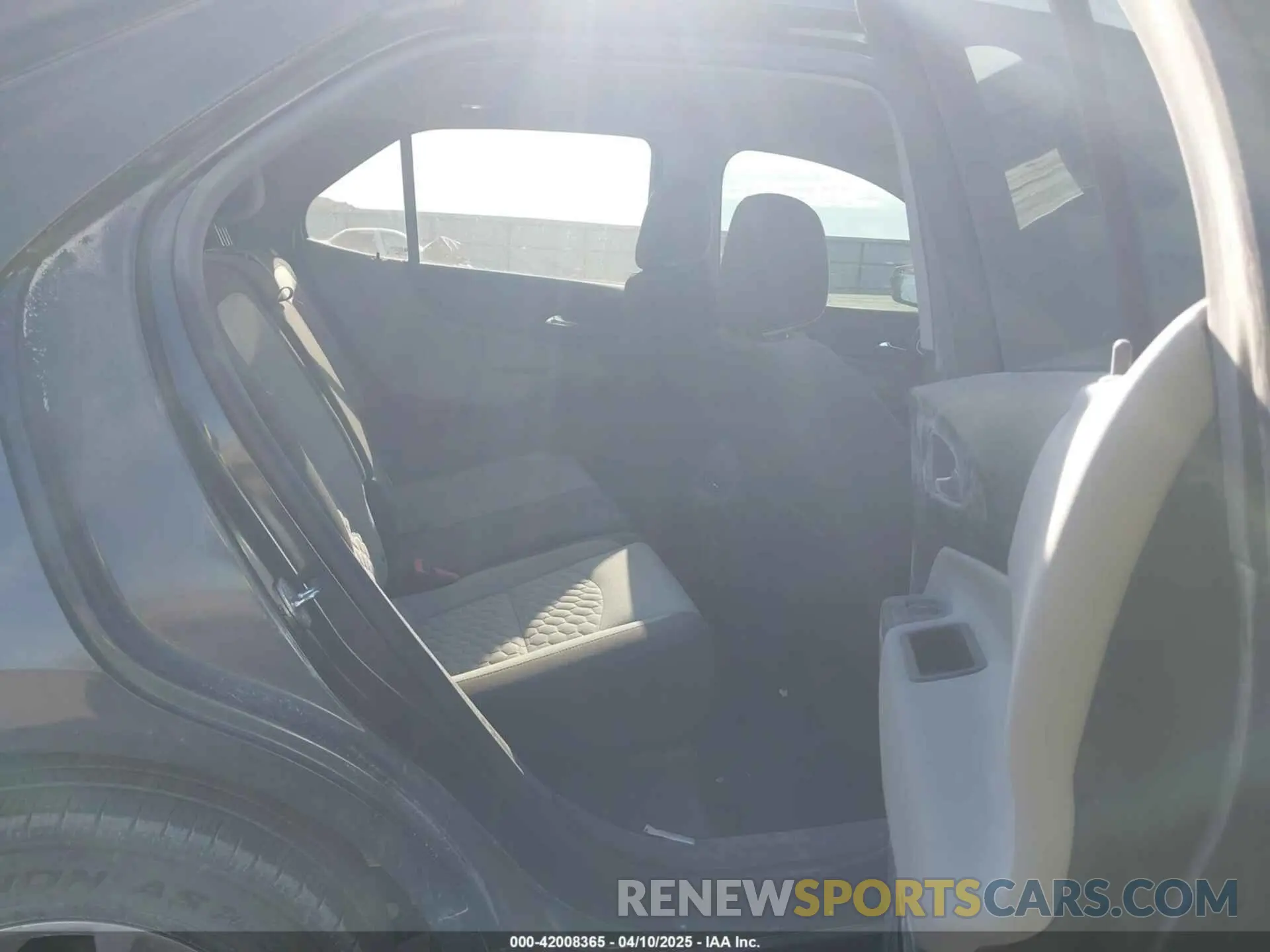 8 Photograph of a damaged car 2GNAXKEV8M6126238 CHEVROLET EQUINOX 2021