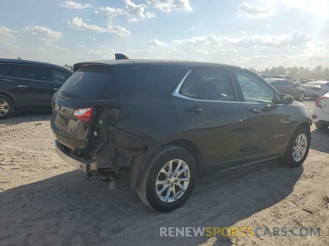3 Photograph of a damaged car 2GNAXKEV8M6136350 CHEVROLET EQUINOX 2021