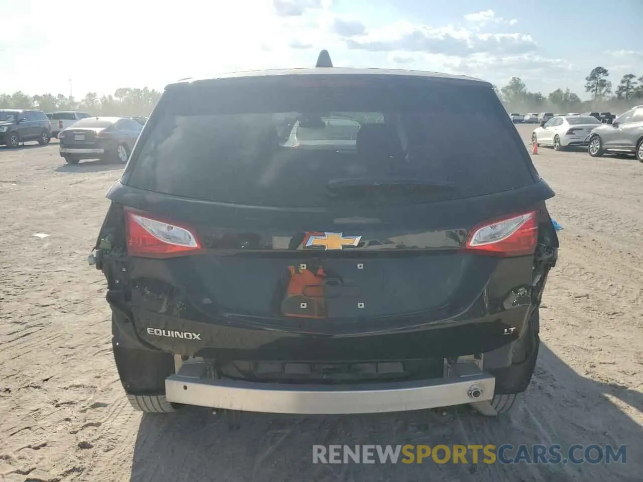 6 Photograph of a damaged car 2GNAXKEV8M6136350 CHEVROLET EQUINOX 2021