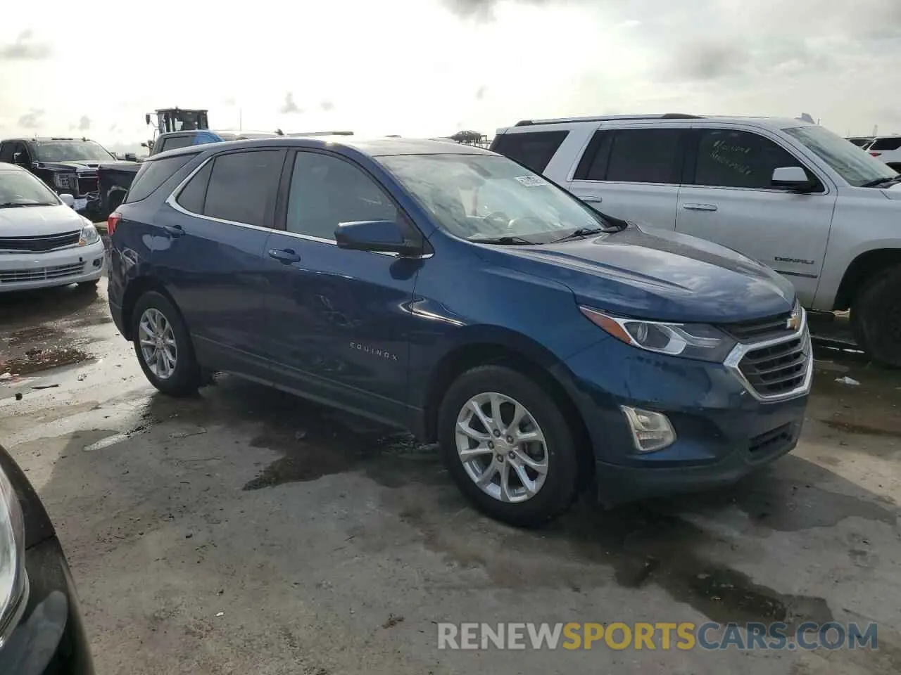 4 Photograph of a damaged car 2GNAXKEV8M6151592 CHEVROLET EQUINOX 2021