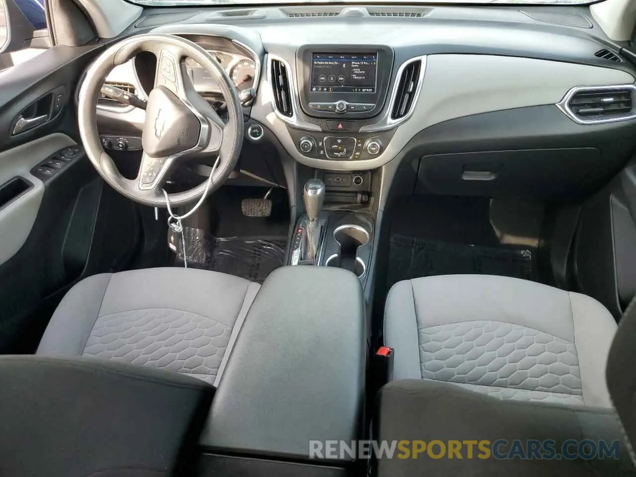 8 Photograph of a damaged car 2GNAXKEV8M6151592 CHEVROLET EQUINOX 2021