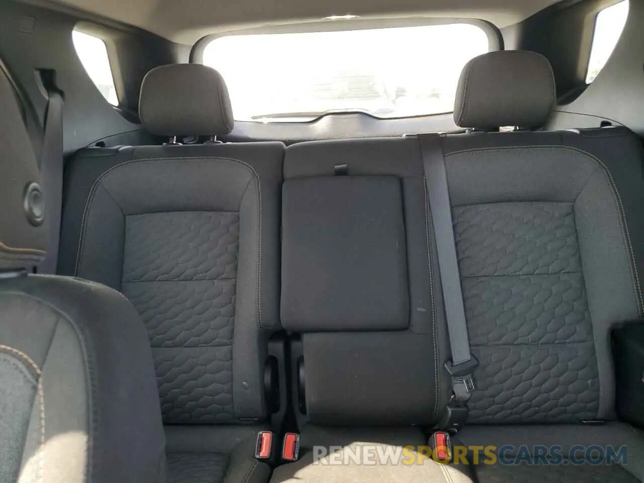 10 Photograph of a damaged car 2GNAXKEV8M6158641 CHEVROLET EQUINOX 2021