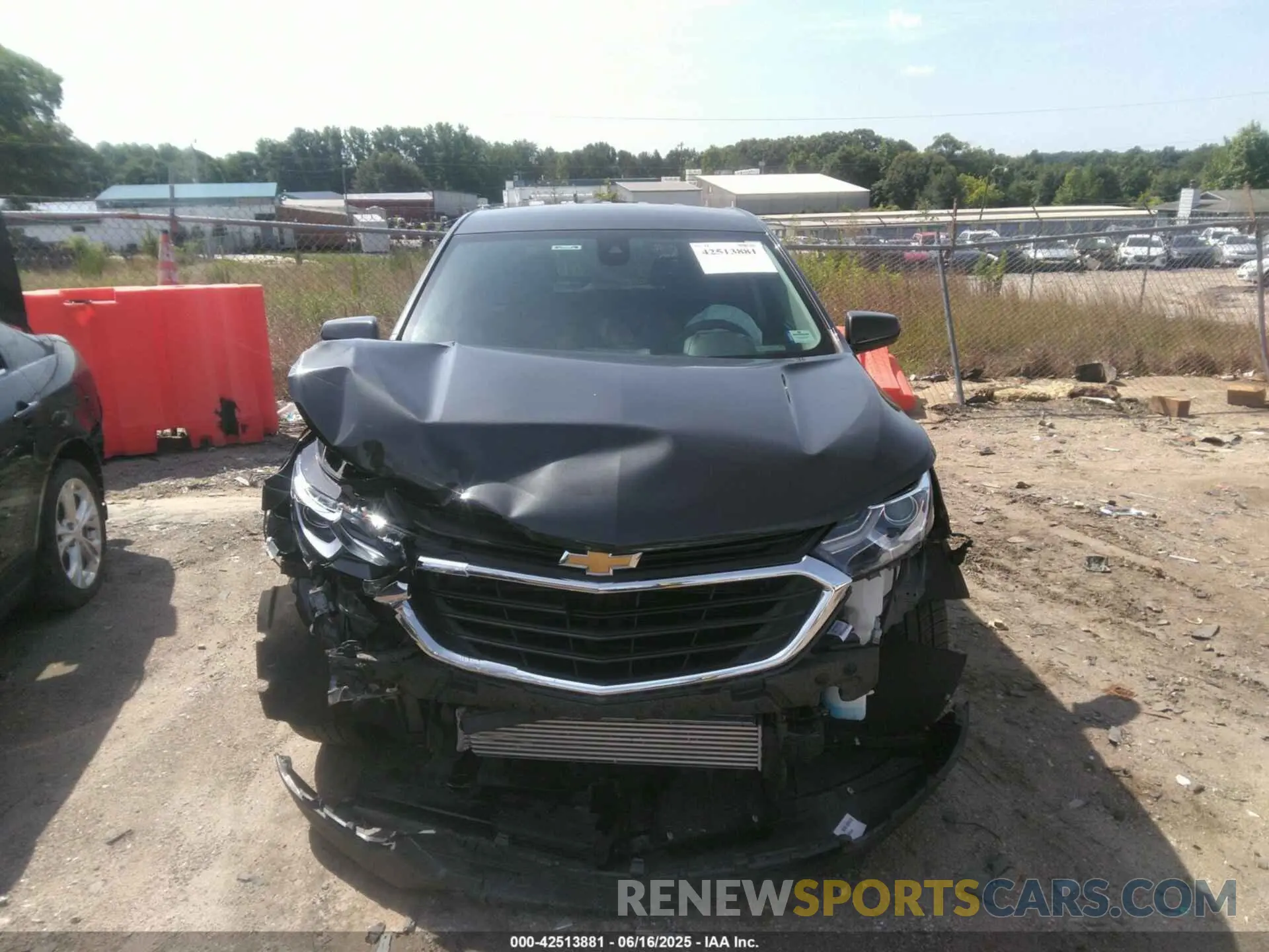 12 Photograph of a damaged car 2GNAXKEV8M6162978 CHEVROLET EQUINOX 2021