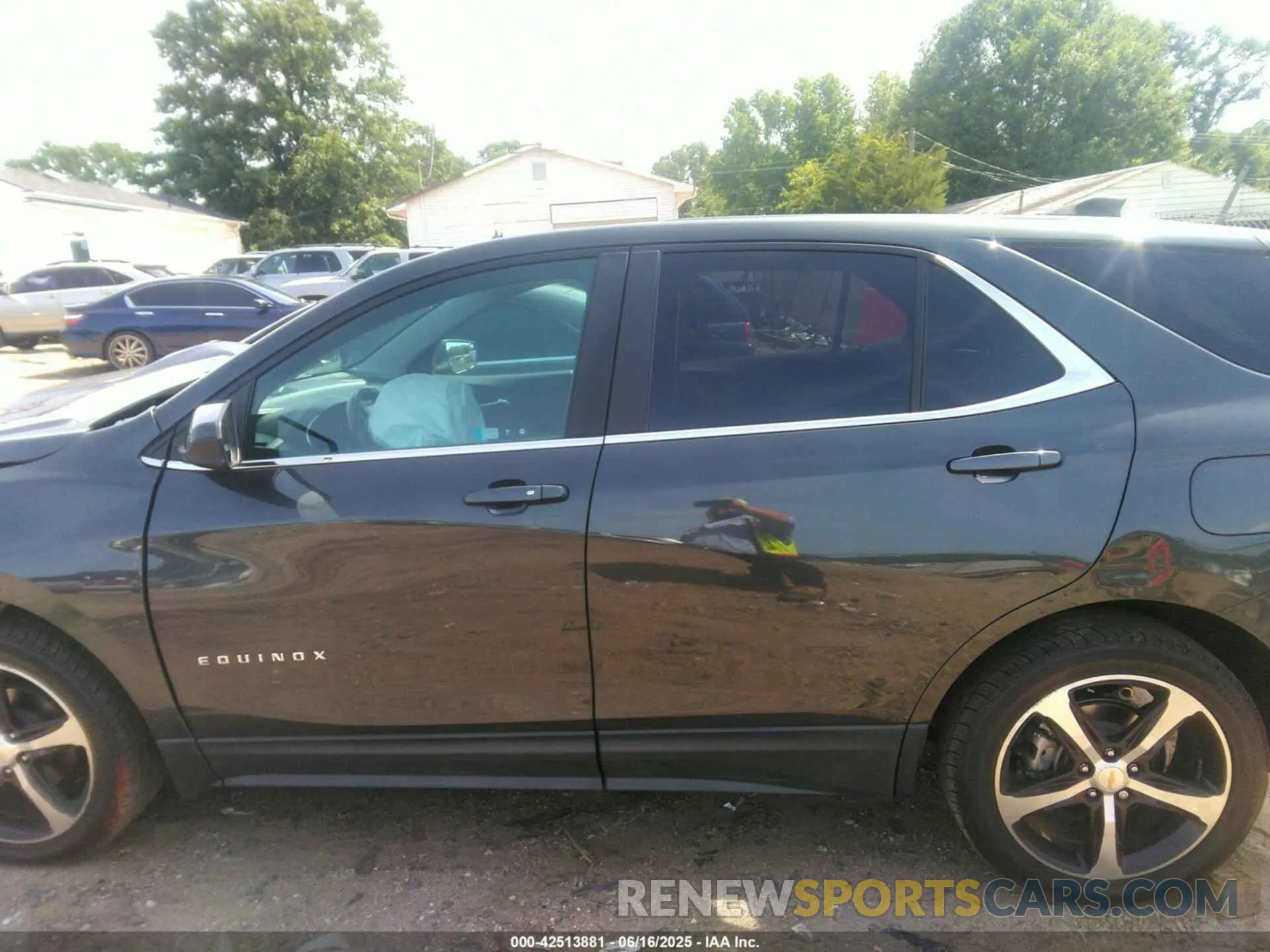 14 Photograph of a damaged car 2GNAXKEV8M6162978 CHEVROLET EQUINOX 2021