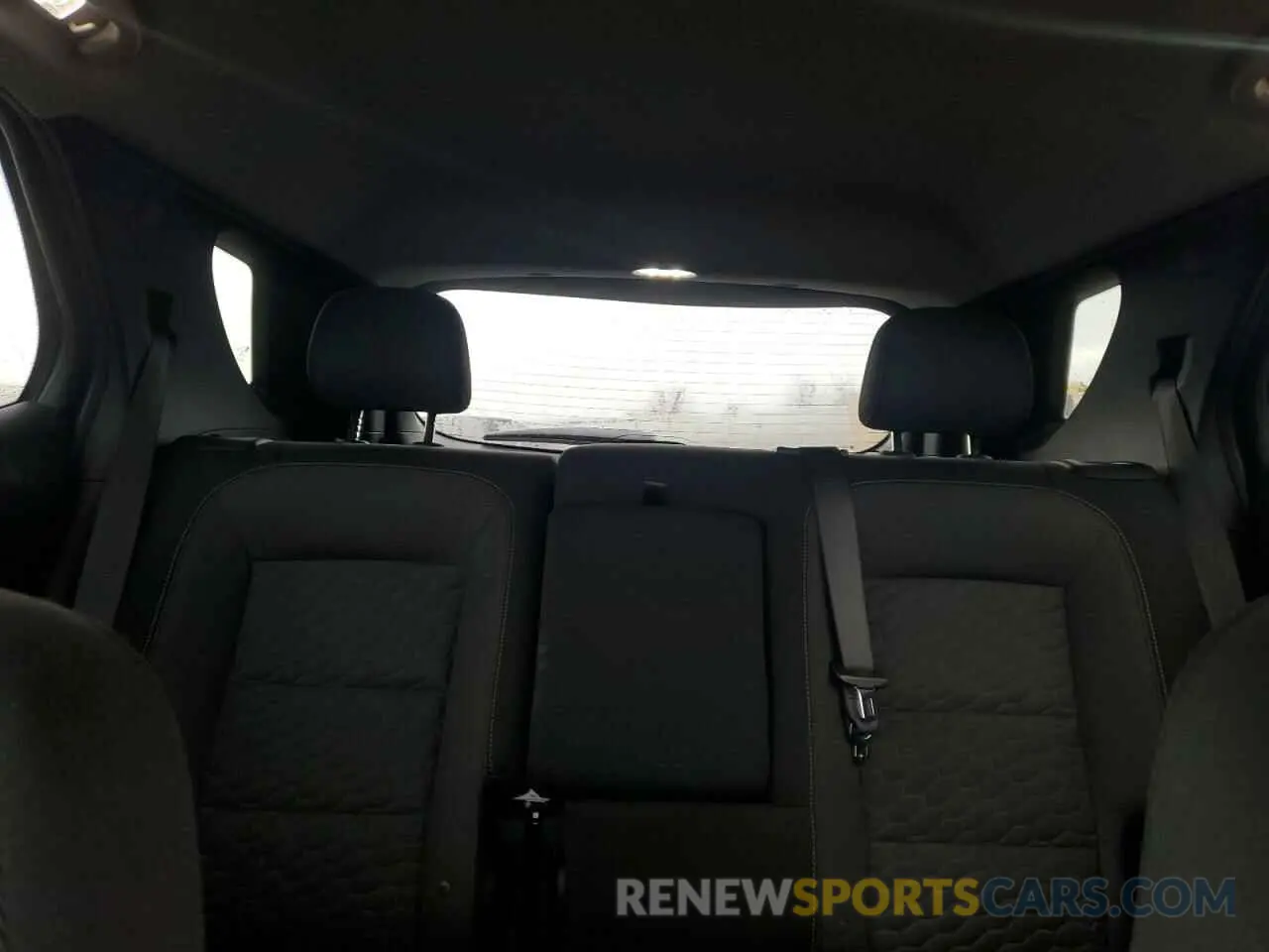 10 Photograph of a damaged car 2GNAXKEV8M6165508 CHEVROLET EQUINOX 2021