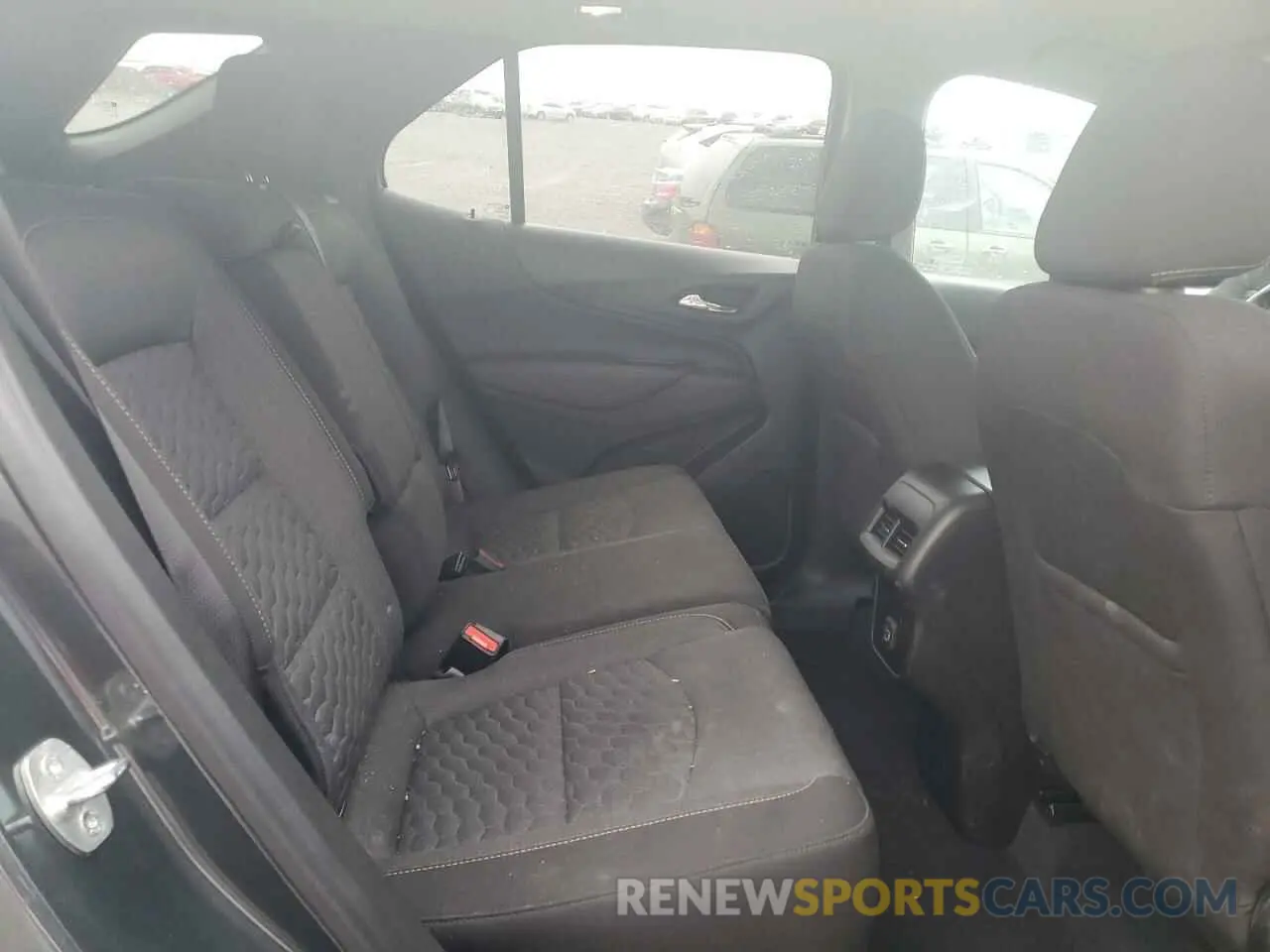 11 Photograph of a damaged car 2GNAXKEV8M6165508 CHEVROLET EQUINOX 2021