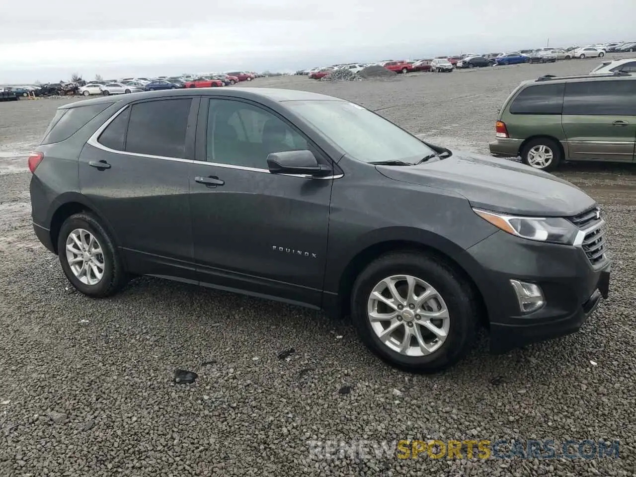 4 Photograph of a damaged car 2GNAXKEV8M6165508 CHEVROLET EQUINOX 2021