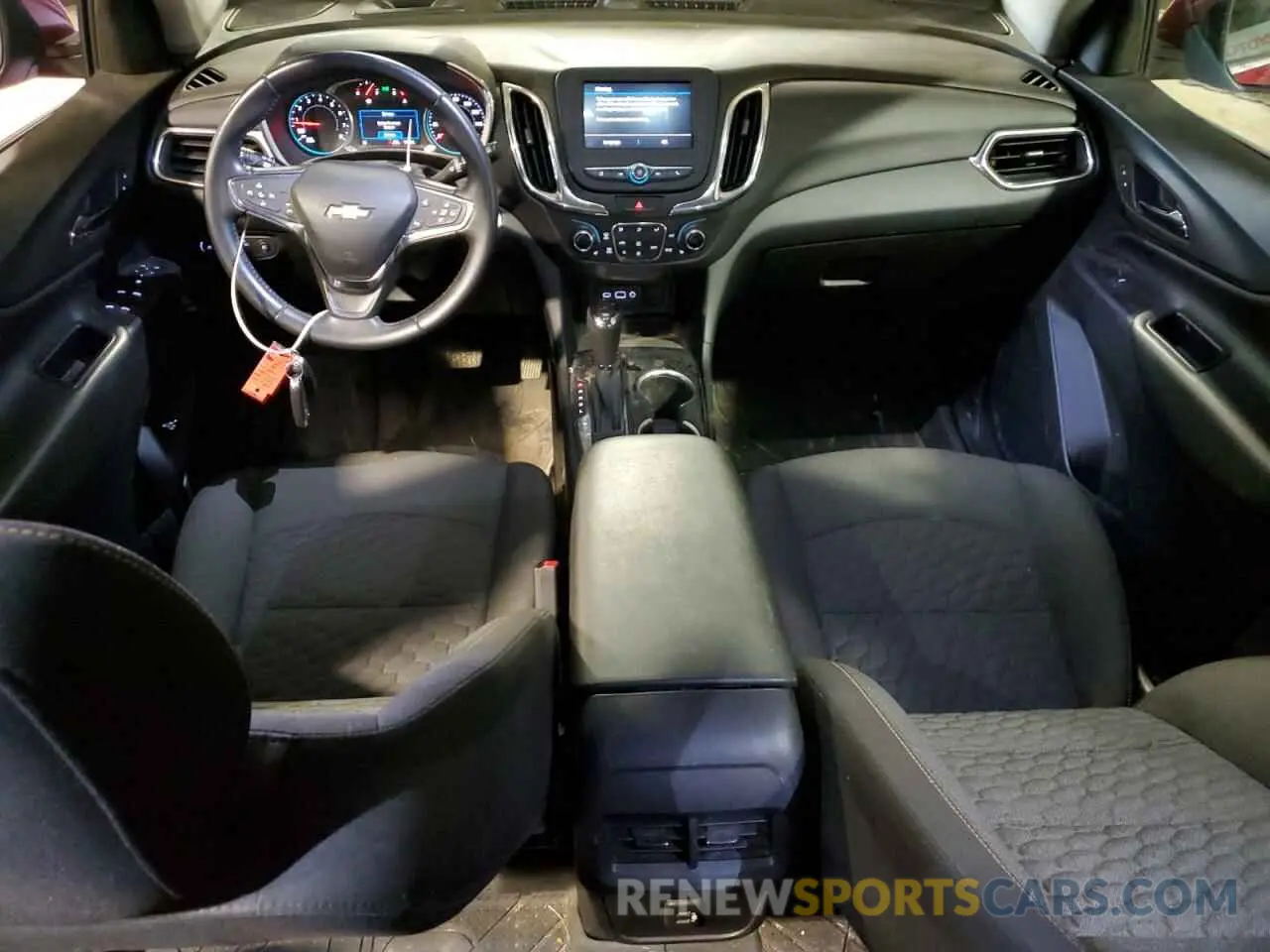 8 Photograph of a damaged car 2GNAXKEV9M6144134 CHEVROLET EQUINOX 2021