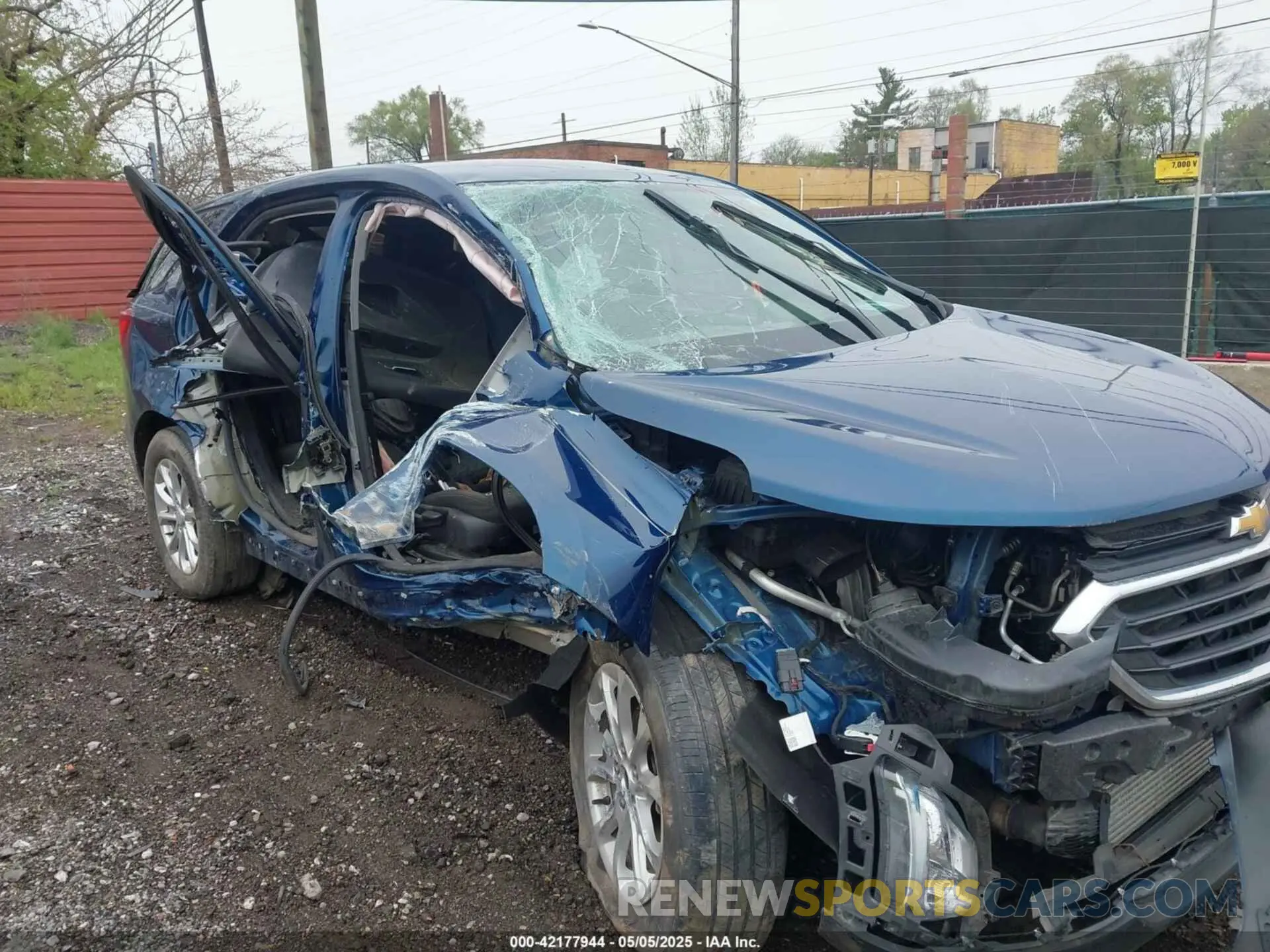18 Photograph of a damaged car 2GNAXKEVXM6100417 CHEVROLET EQUINOX 2021