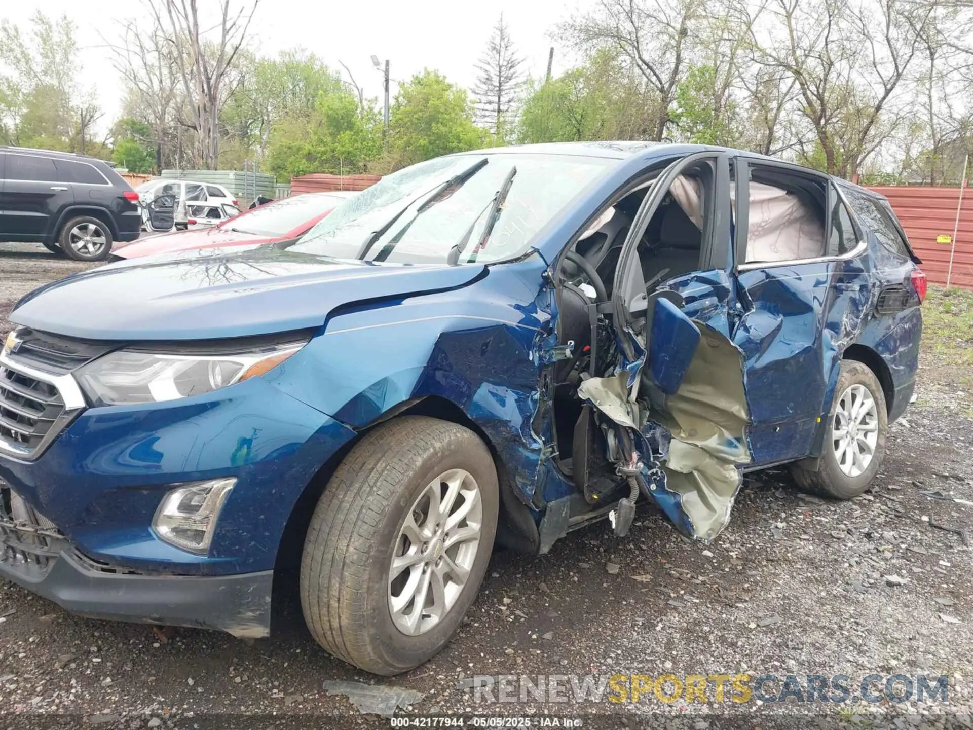 6 Photograph of a damaged car 2GNAXKEVXM6100417 CHEVROLET EQUINOX 2021