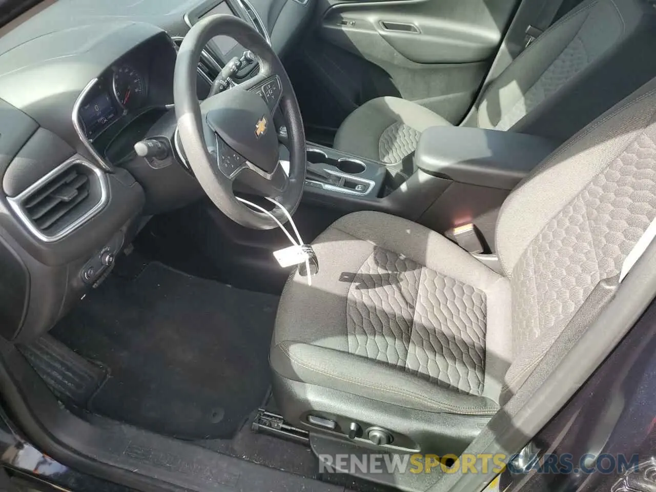 7 Photograph of a damaged car 2GNAXKEVXM6104757 CHEVROLET EQUINOX 2021