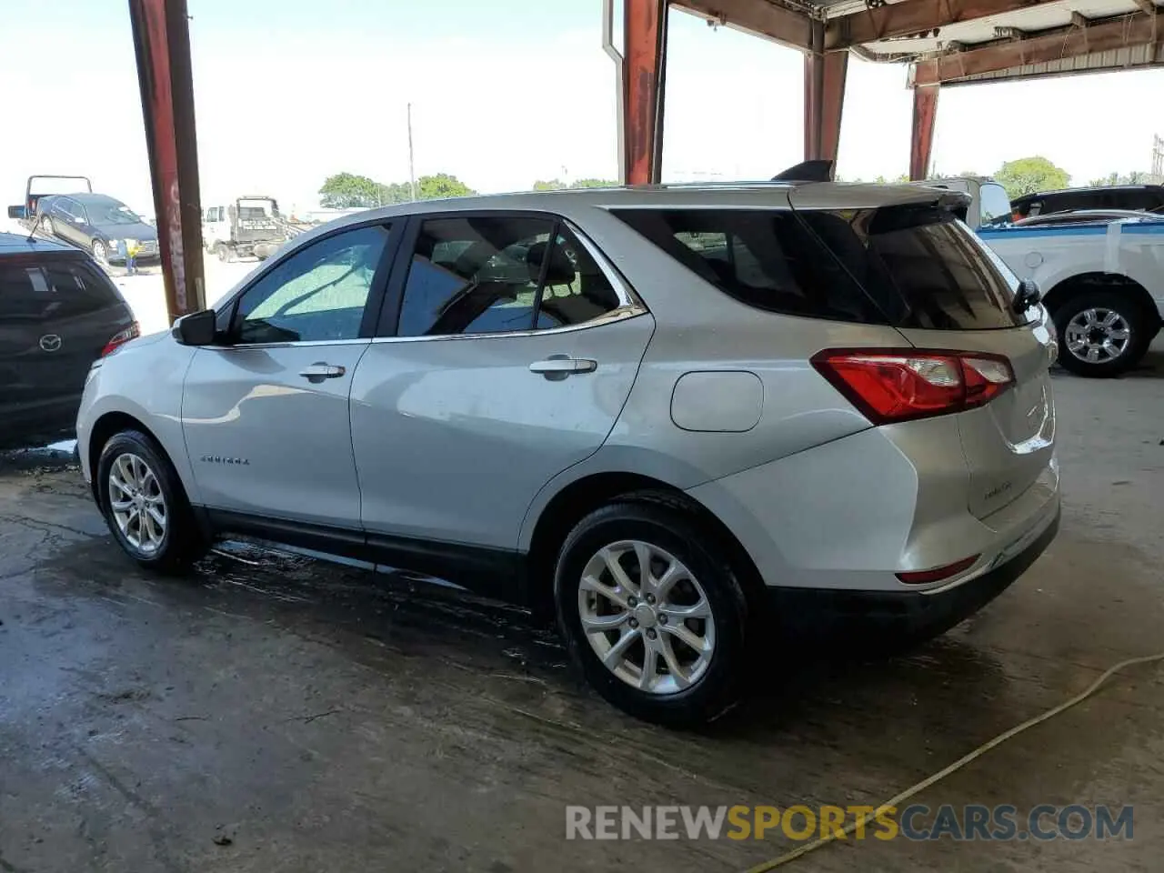 2 Photograph of a damaged car 2GNAXKEVXM6143283 CHEVROLET EQUINOX 2021