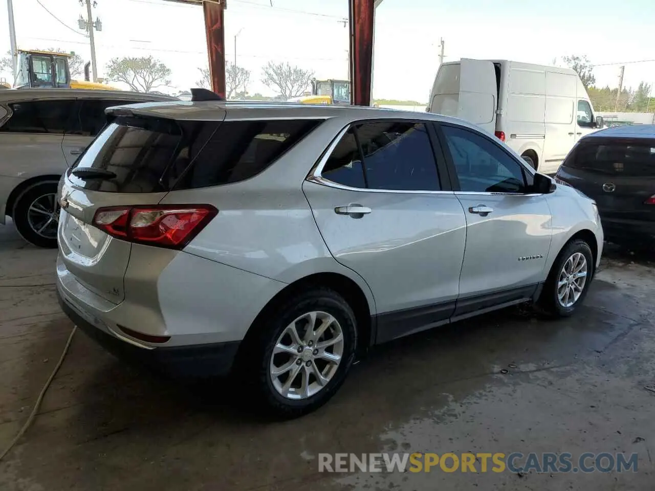 3 Photograph of a damaged car 2GNAXKEVXM6143283 CHEVROLET EQUINOX 2021