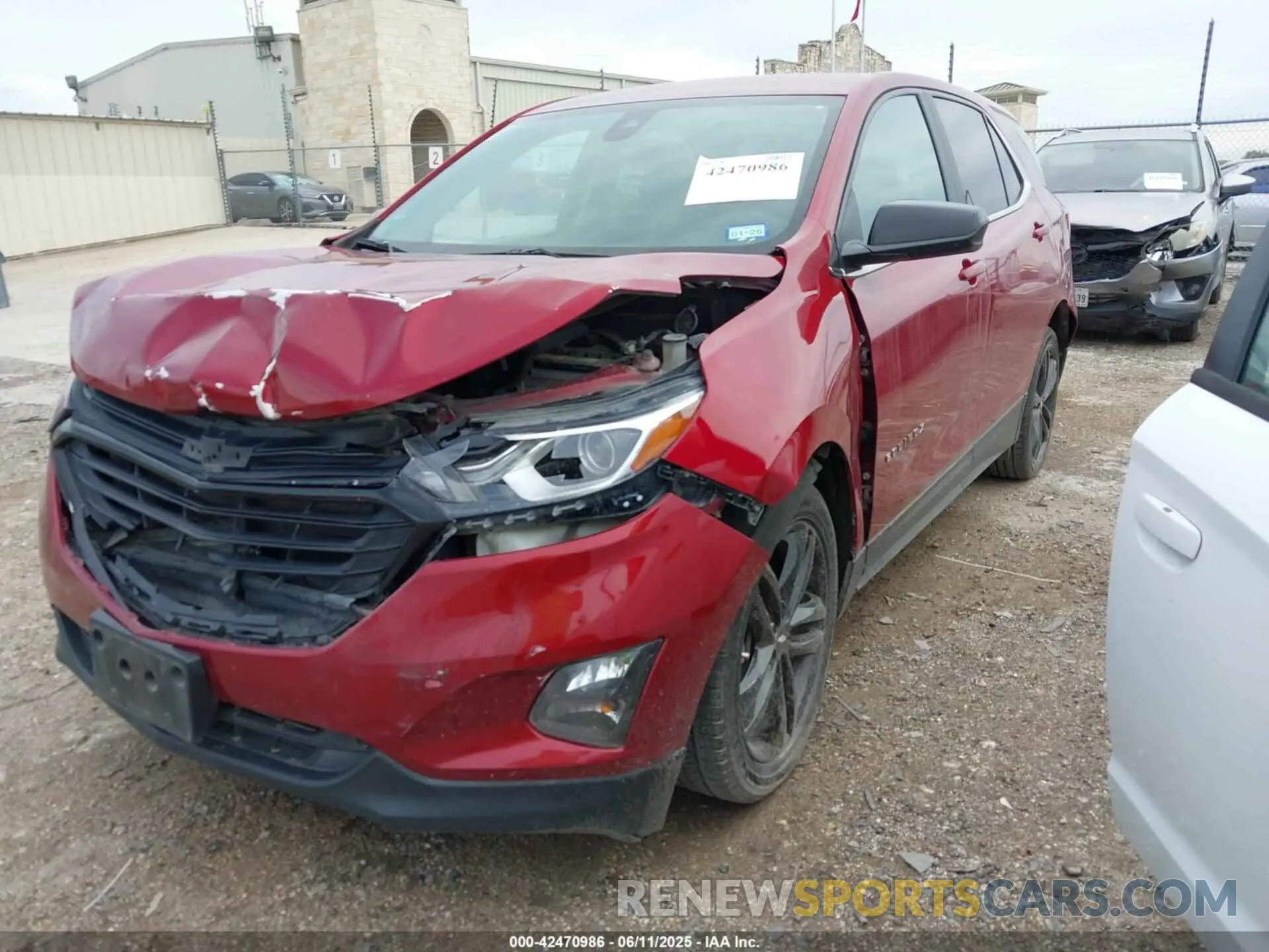 2 Photograph of a damaged car 2GNAXKEVXM6166031 CHEVROLET EQUINOX 2021