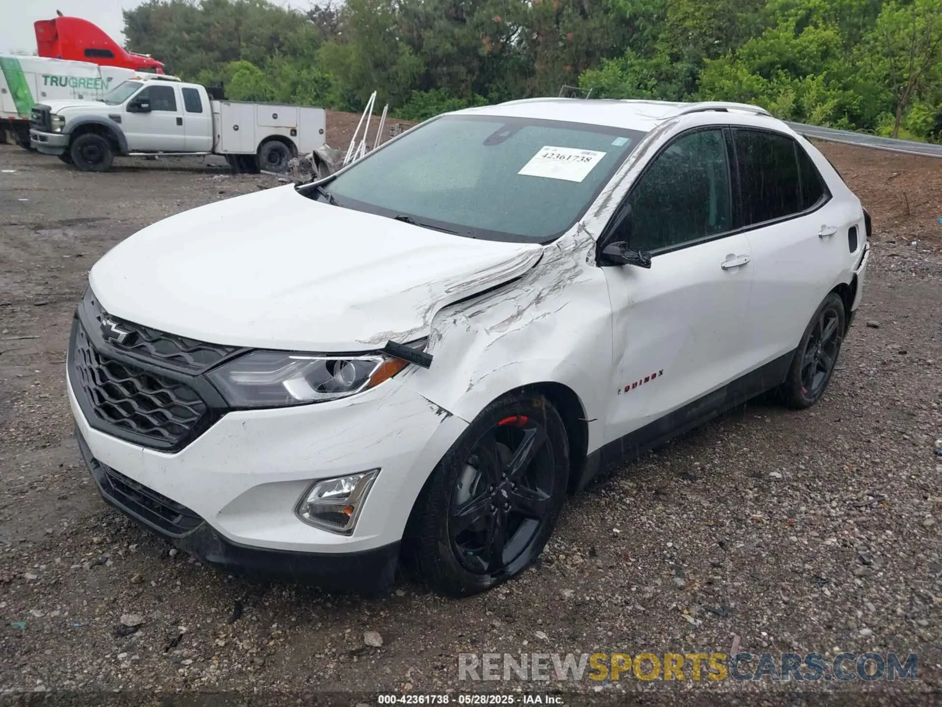 2 Photograph of a damaged car 2GNAXNEV0M6128650 CHEVROLET EQUINOX 2021