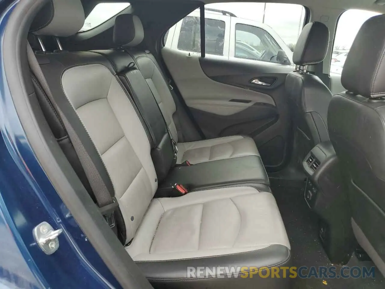 12 Photograph of a damaged car 2GNAXNEV2M6139438 CHEVROLET EQUINOX 2021