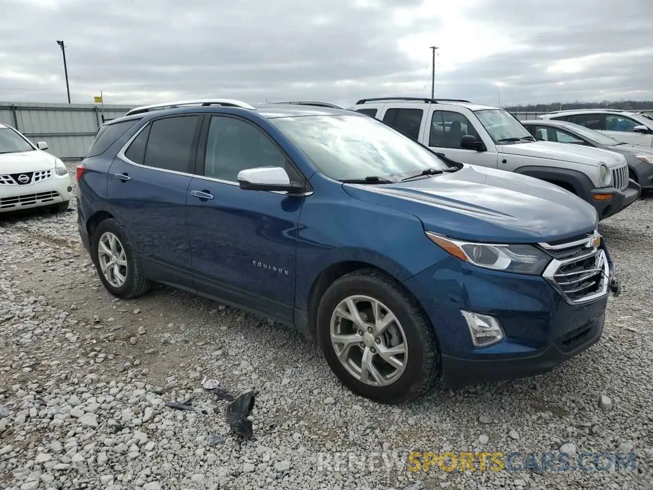 4 Photograph of a damaged car 2GNAXNEV2M6139438 CHEVROLET EQUINOX 2021