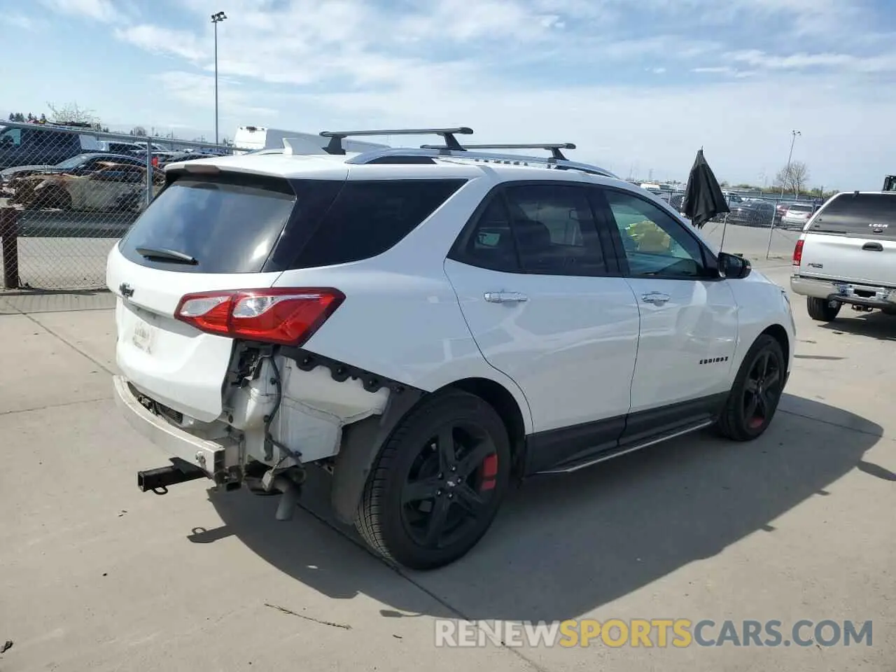 3 Photograph of a damaged car 2GNAXNEV3M6114872 CHEVROLET EQUINOX 2021
