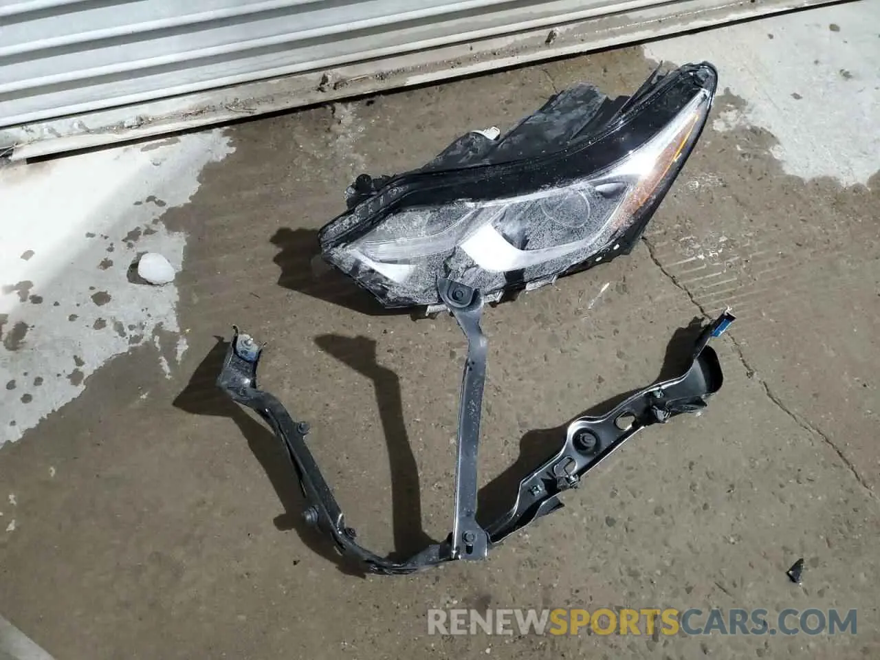 13 Photograph of a damaged car 2GNAXNEV3M6138086 CHEVROLET EQUINOX 2021
