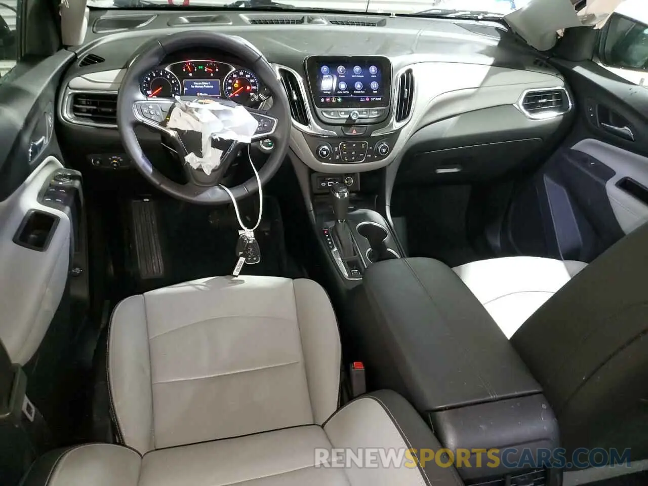 8 Photograph of a damaged car 2GNAXNEV3M6138086 CHEVROLET EQUINOX 2021