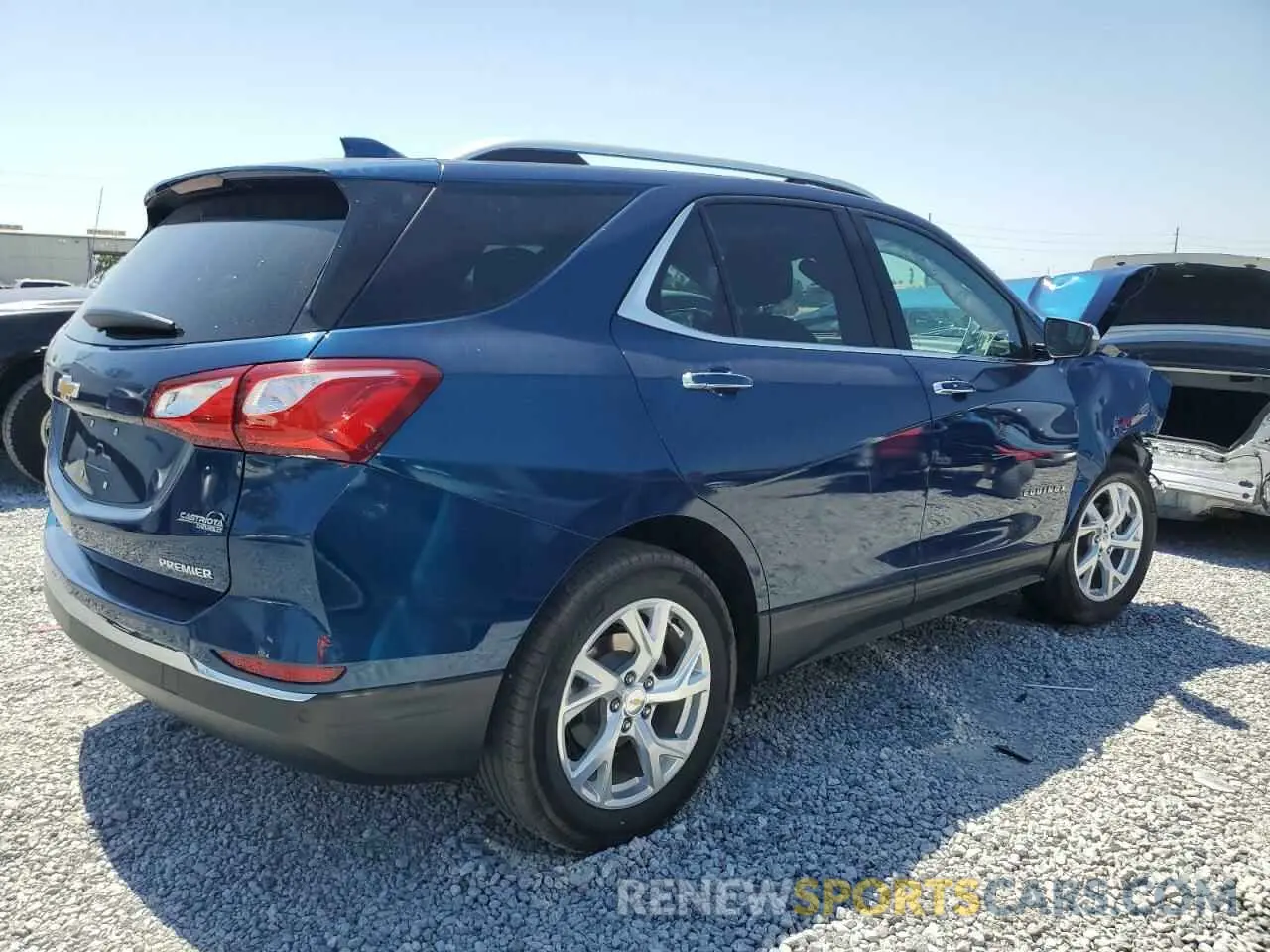 3 Photograph of a damaged car 2GNAXNEV4M6131387 CHEVROLET EQUINOX 2021