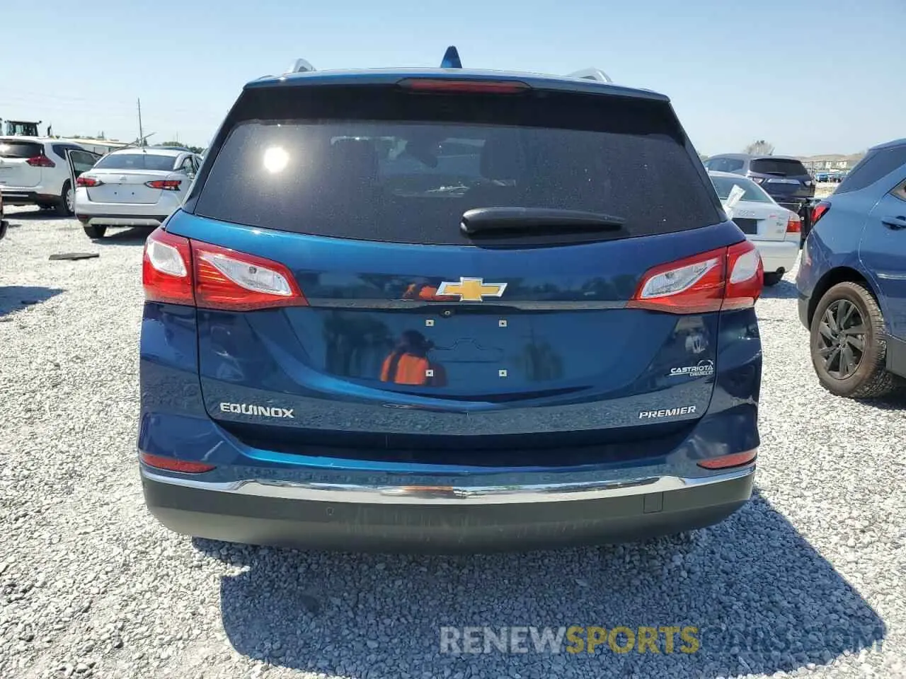 6 Photograph of a damaged car 2GNAXNEV4M6131387 CHEVROLET EQUINOX 2021