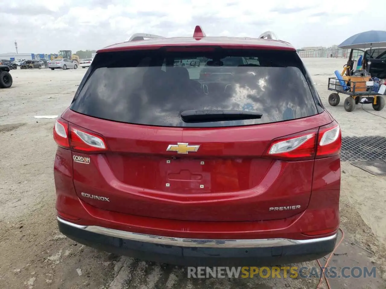 6 Photograph of a damaged car 2GNAXNEV4M6141868 CHEVROLET EQUINOX 2021