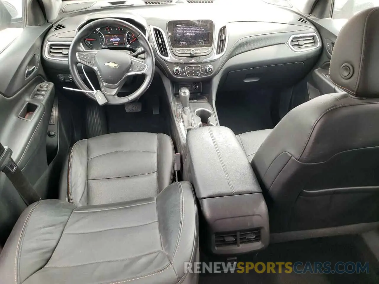 8 Photograph of a damaged car 2GNAXNEV4M6141868 CHEVROLET EQUINOX 2021