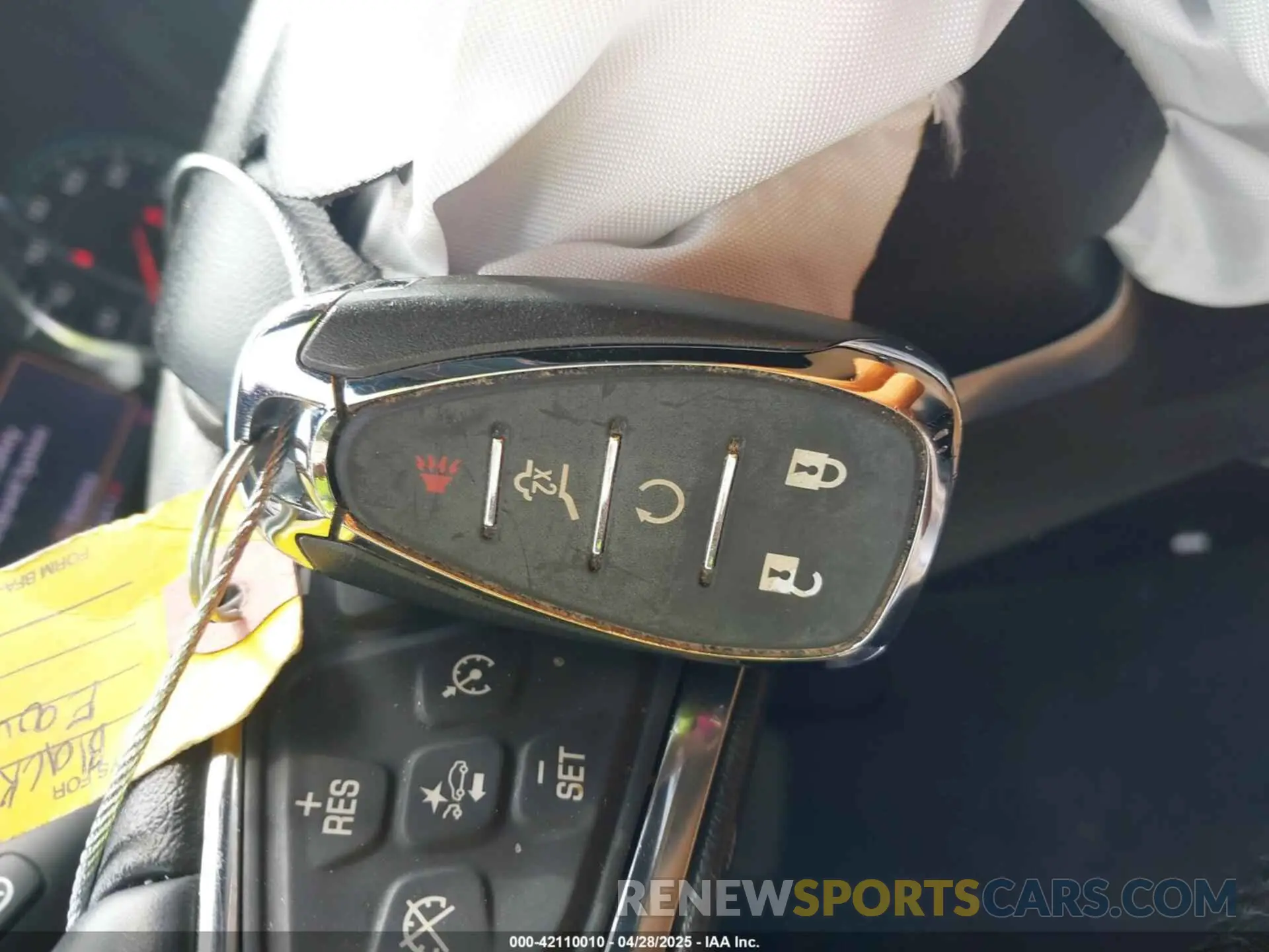 11 Photograph of a damaged car 2GNAXNEV5M6151910 CHEVROLET EQUINOX 2021