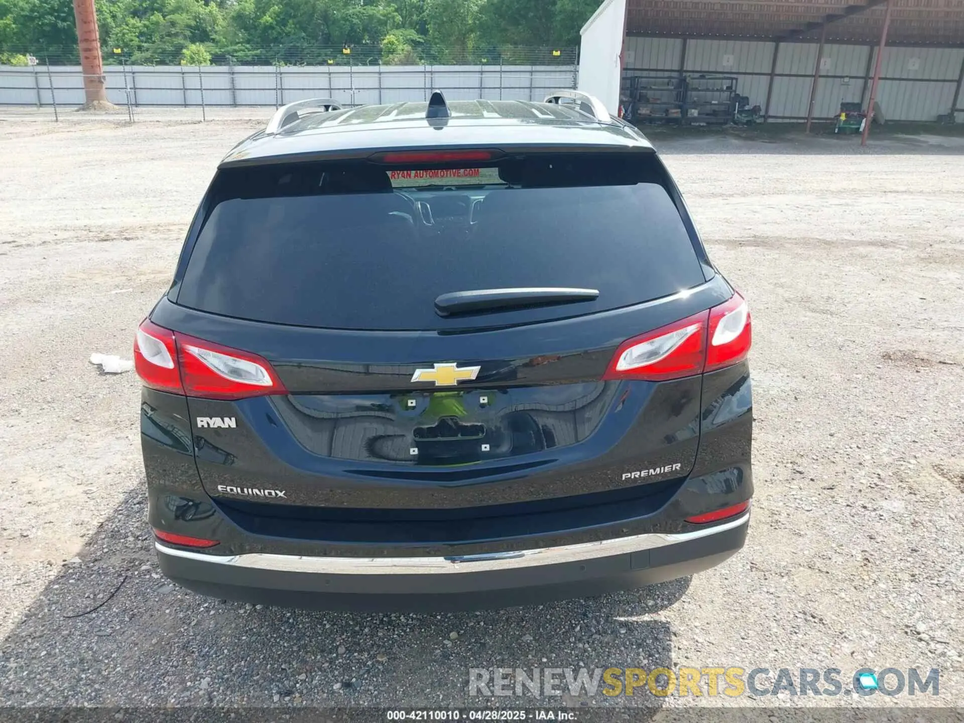 17 Photograph of a damaged car 2GNAXNEV5M6151910 CHEVROLET EQUINOX 2021