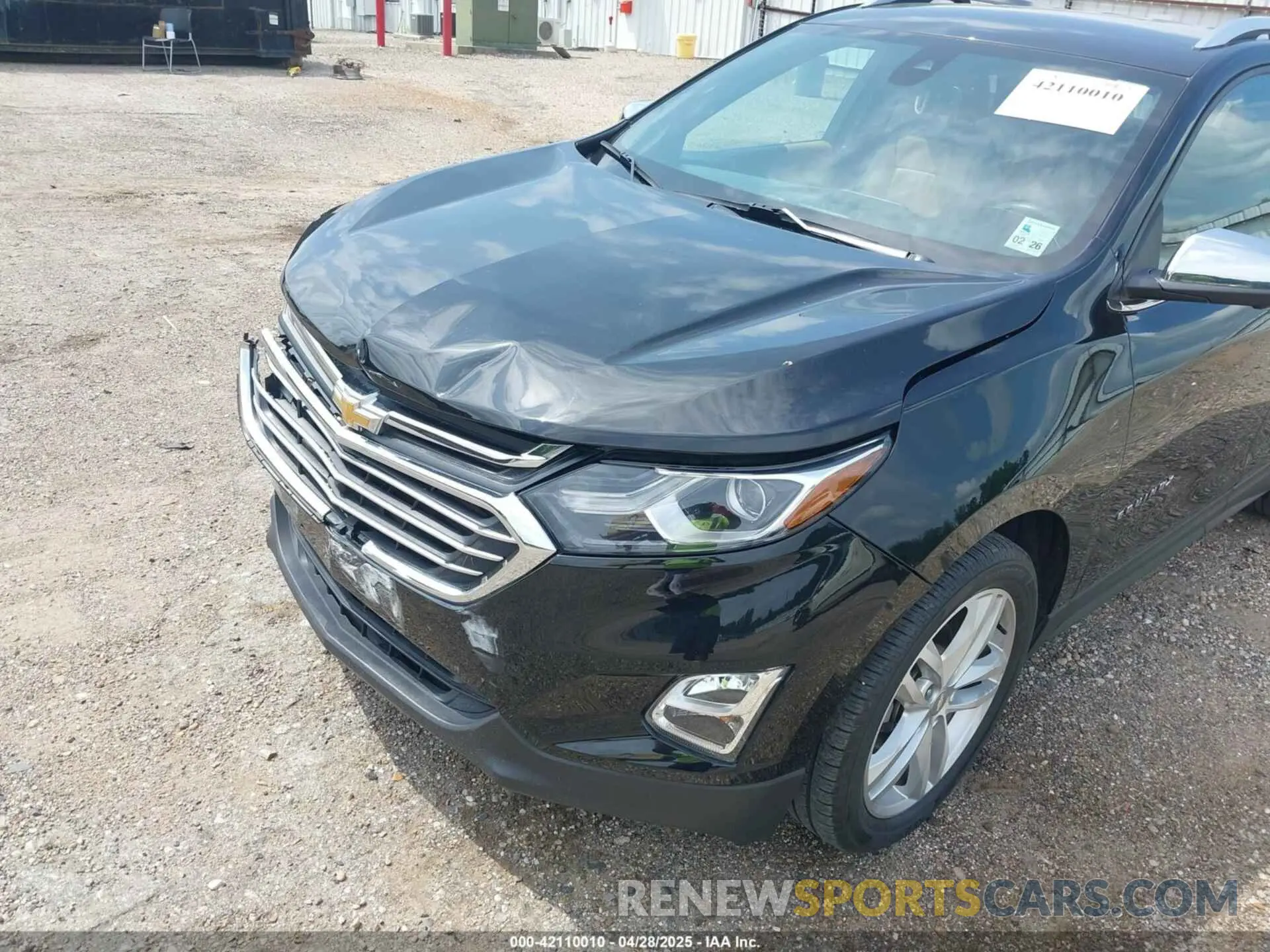 18 Photograph of a damaged car 2GNAXNEV5M6151910 CHEVROLET EQUINOX 2021