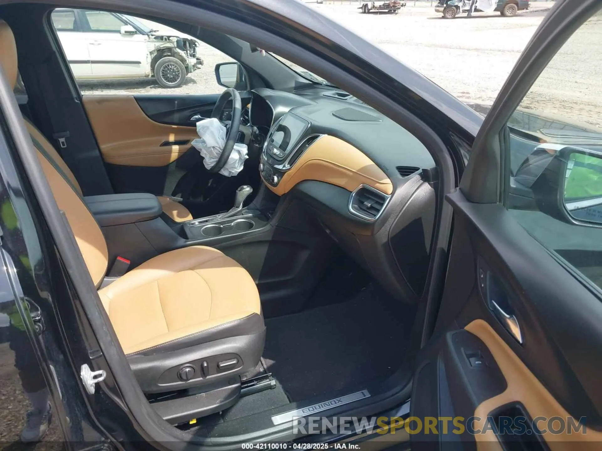 5 Photograph of a damaged car 2GNAXNEV5M6151910 CHEVROLET EQUINOX 2021