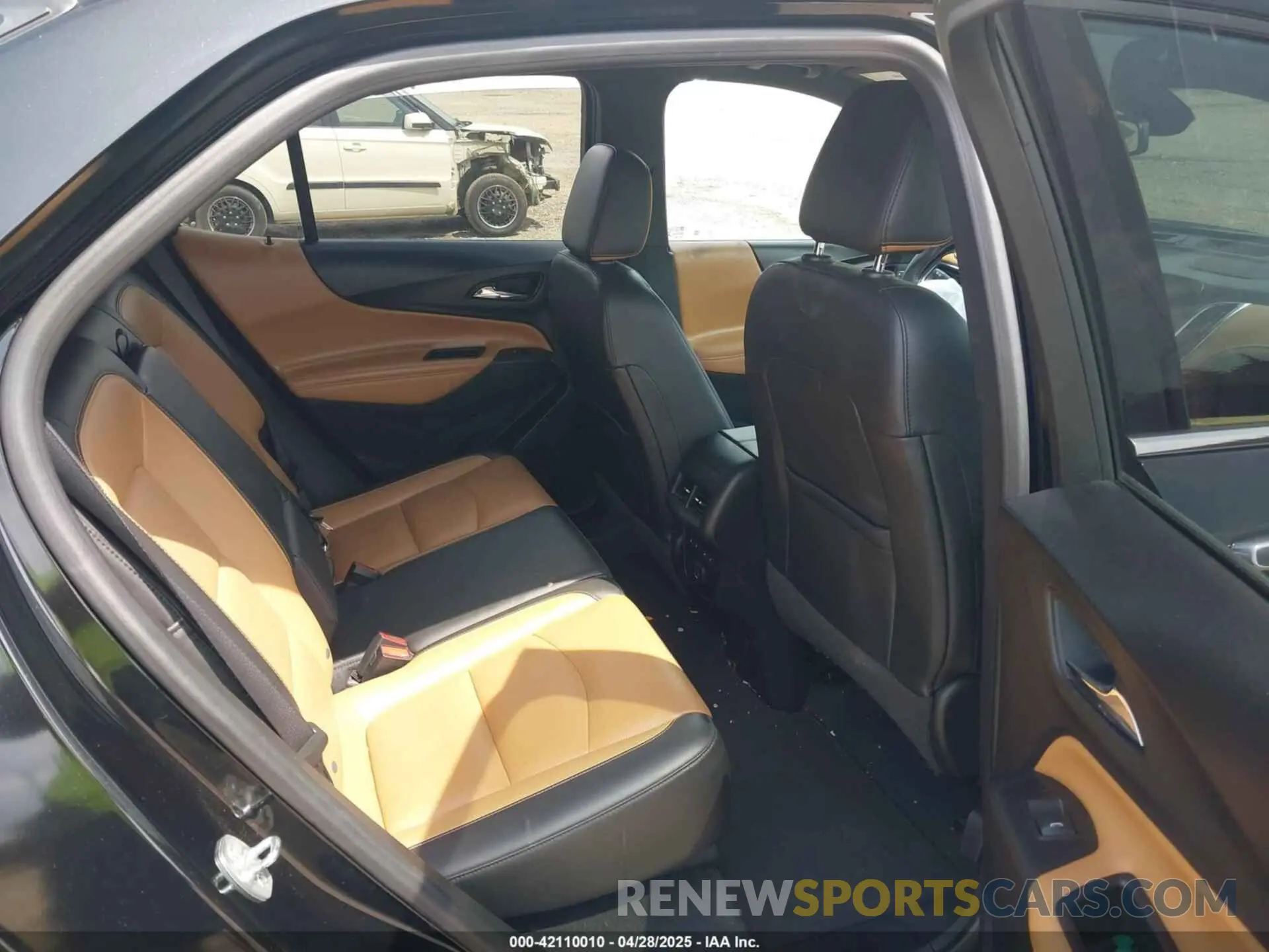 8 Photograph of a damaged car 2GNAXNEV5M6151910 CHEVROLET EQUINOX 2021