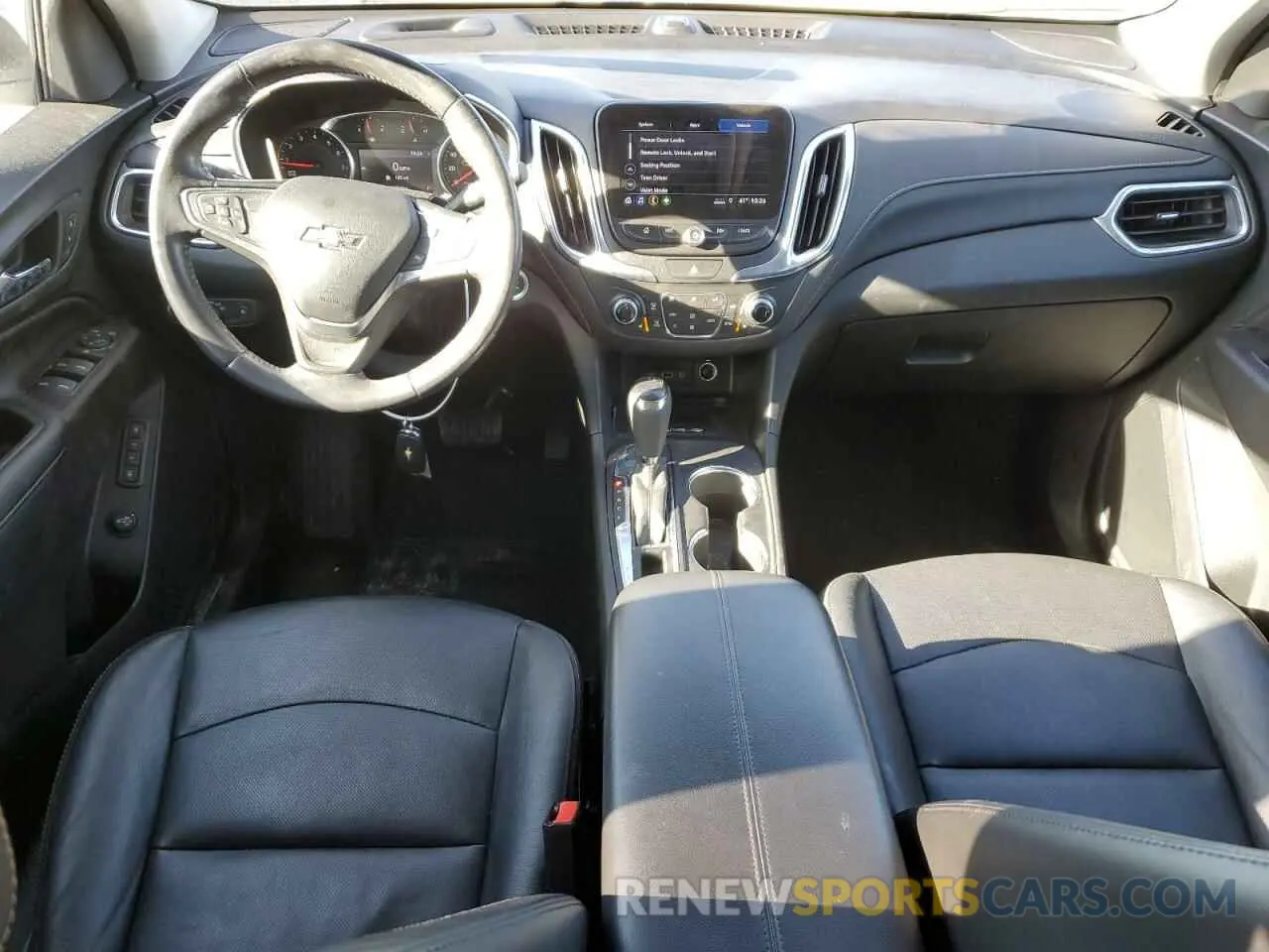 8 Photograph of a damaged car 2GNAXNEV5M6164236 CHEVROLET EQUINOX 2021