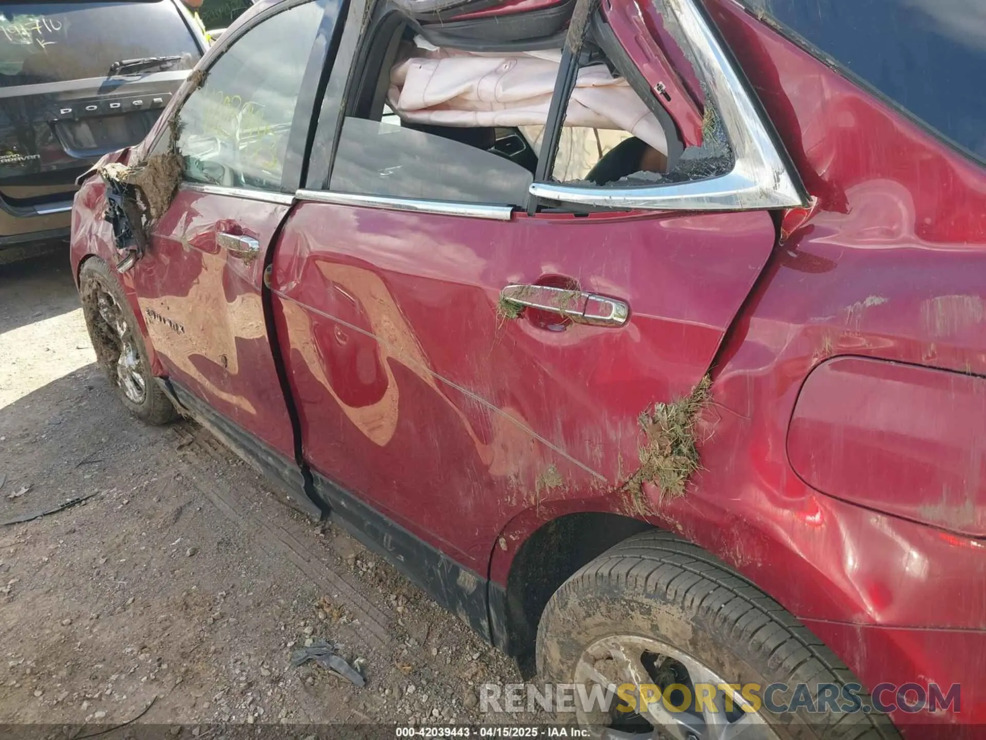 13 Photograph of a damaged car 2GNAXNEV7M6140889 CHEVROLET EQUINOX 2021