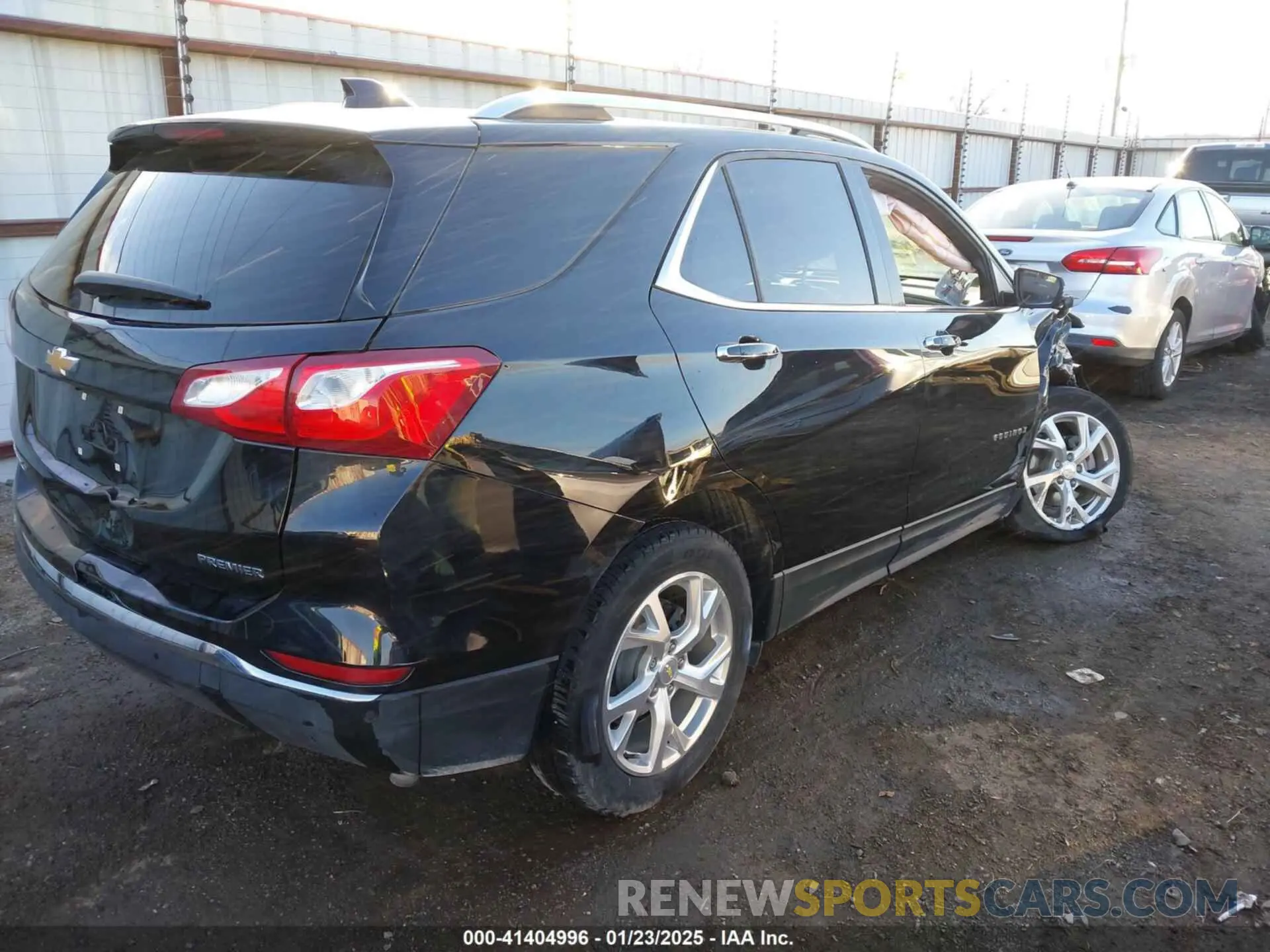 4 Photograph of a damaged car 2GNAXNEV8M6126774 CHEVROLET EQUINOX 2021