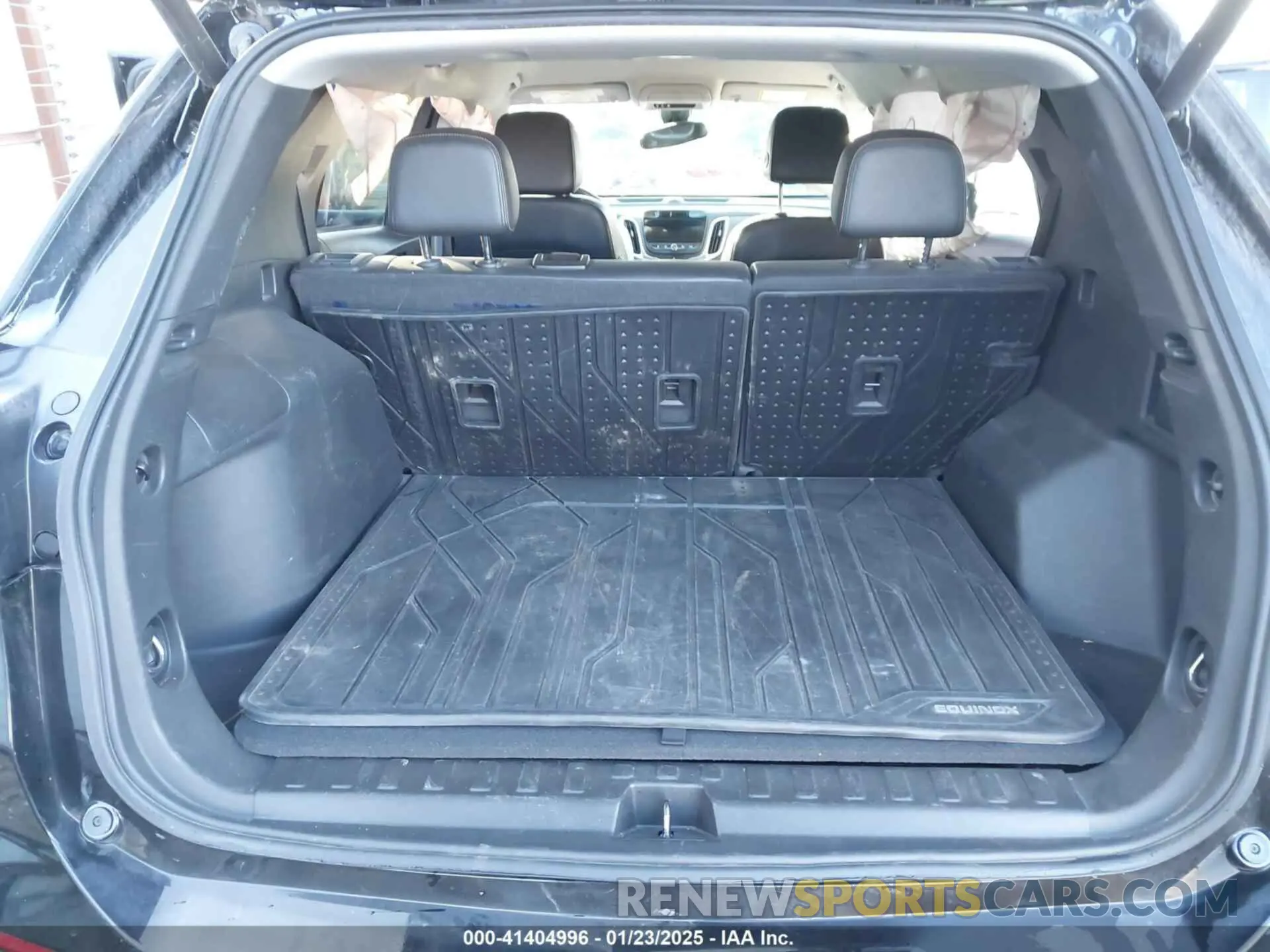 8 Photograph of a damaged car 2GNAXNEV8M6126774 CHEVROLET EQUINOX 2021